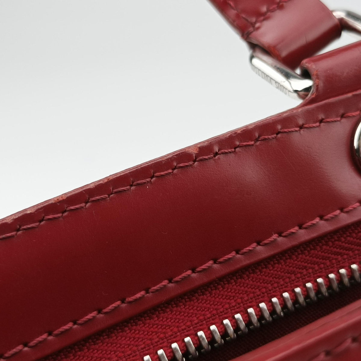 Secondhand Louis Vuitton Brea MM Rubis Epi M4030E shoulderbag | stylenewstar