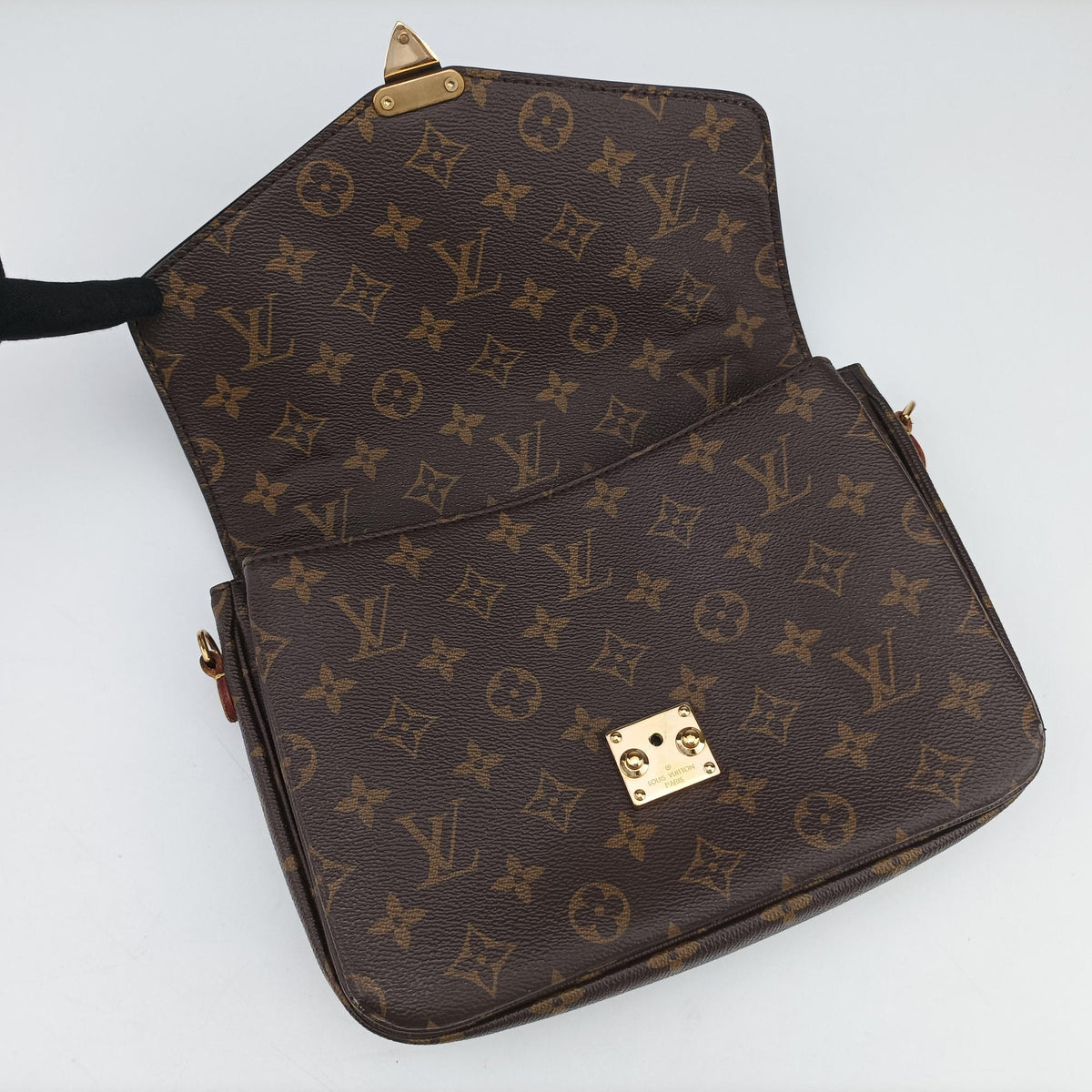 Vintage Louis Vuitton Pochette Metis MM Brown Monogram Canvas M44875 shoulderbag | stylenewstar