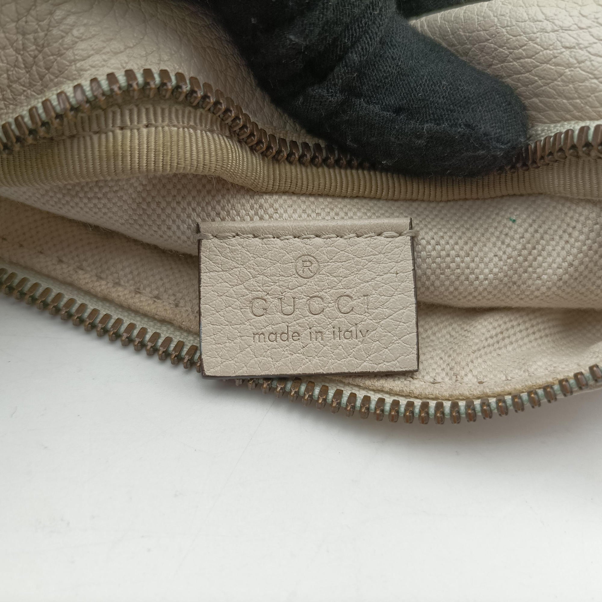 Pre-owned Gucci Print White Leather 527792 bum bag/waist bag | stylenewstar
