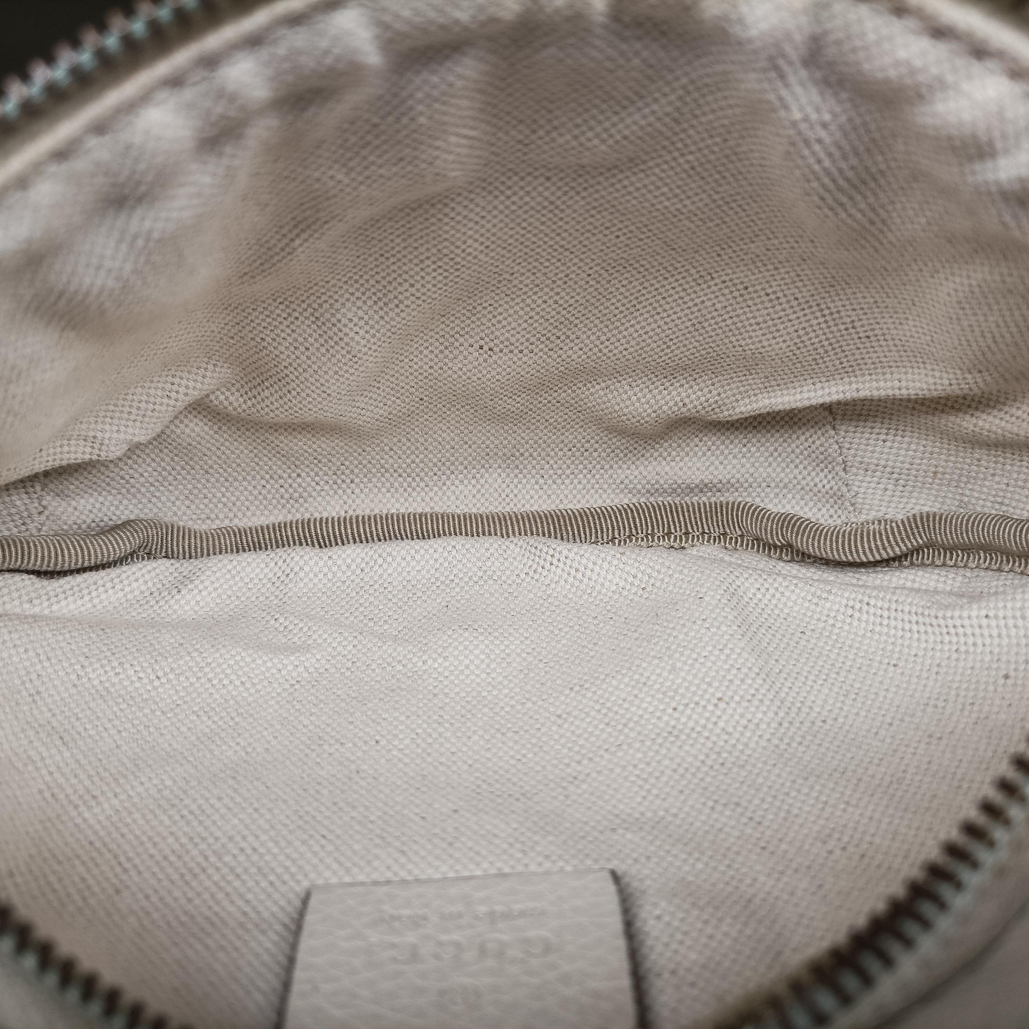Pre-owned Gucci Print White Leather 527792 bum bag/waist bag | stylenewstar