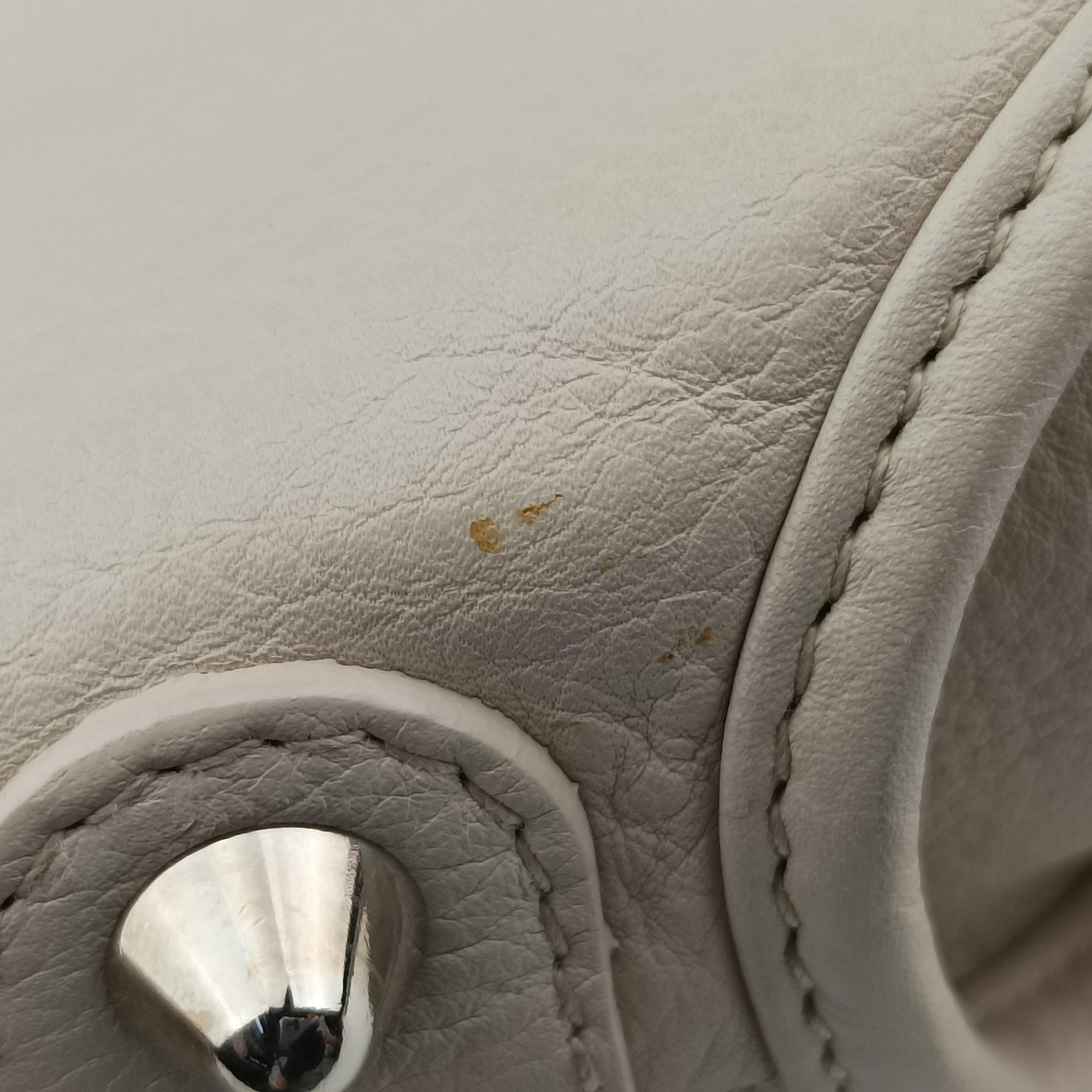 Pre-owned Christian Dior 61 Hobo White leather  handbag | stylenewstar