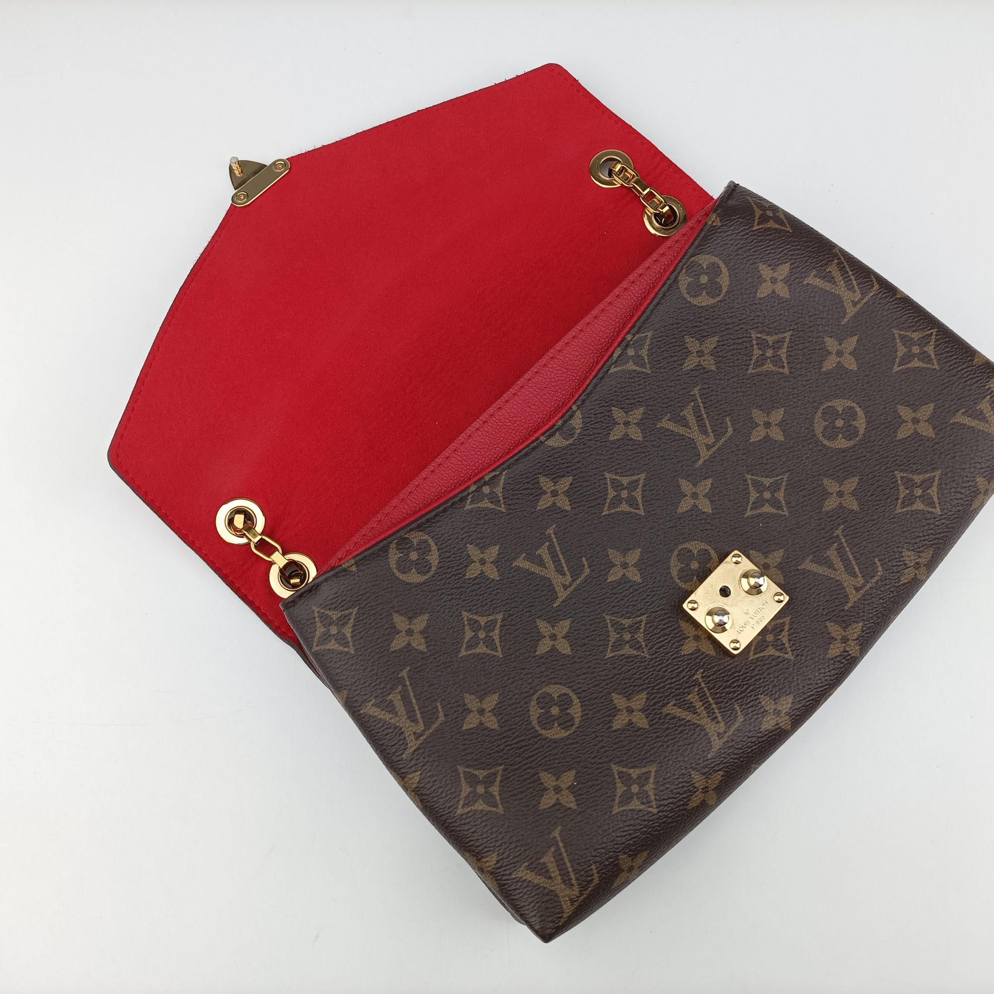 Secondhand Louis Vuitton PALLAS Chain Brown×CERISE Monogram Canvas×calf leather M41201 shoulderbag | stylenewstar