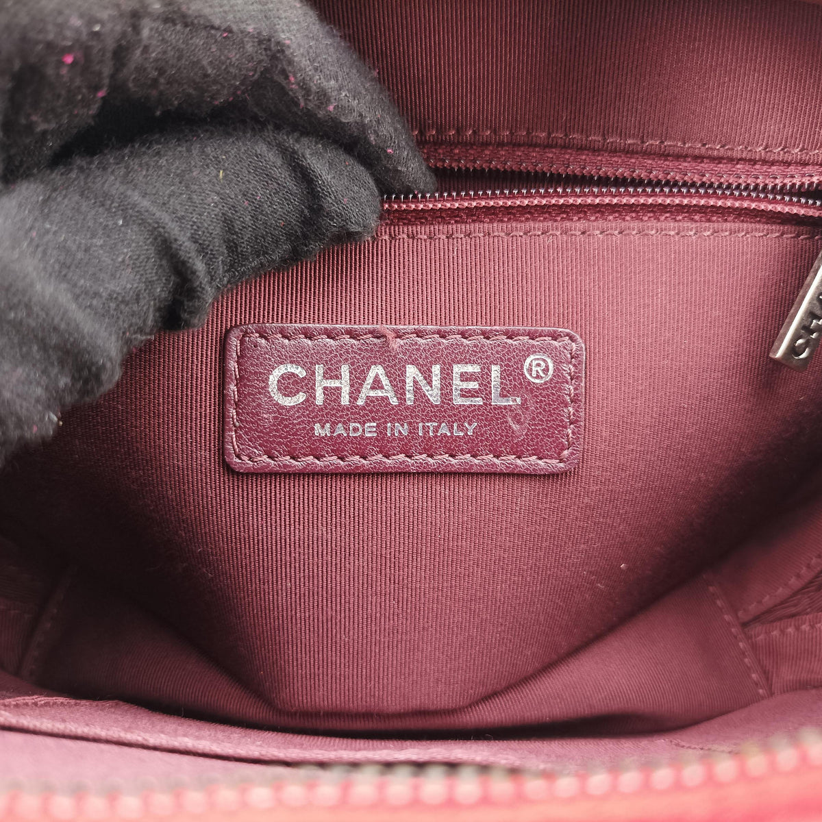 Secondhand Chanel Coco Boy Camera Case Red lambskin A92655 shoulderbag | stylenewstar