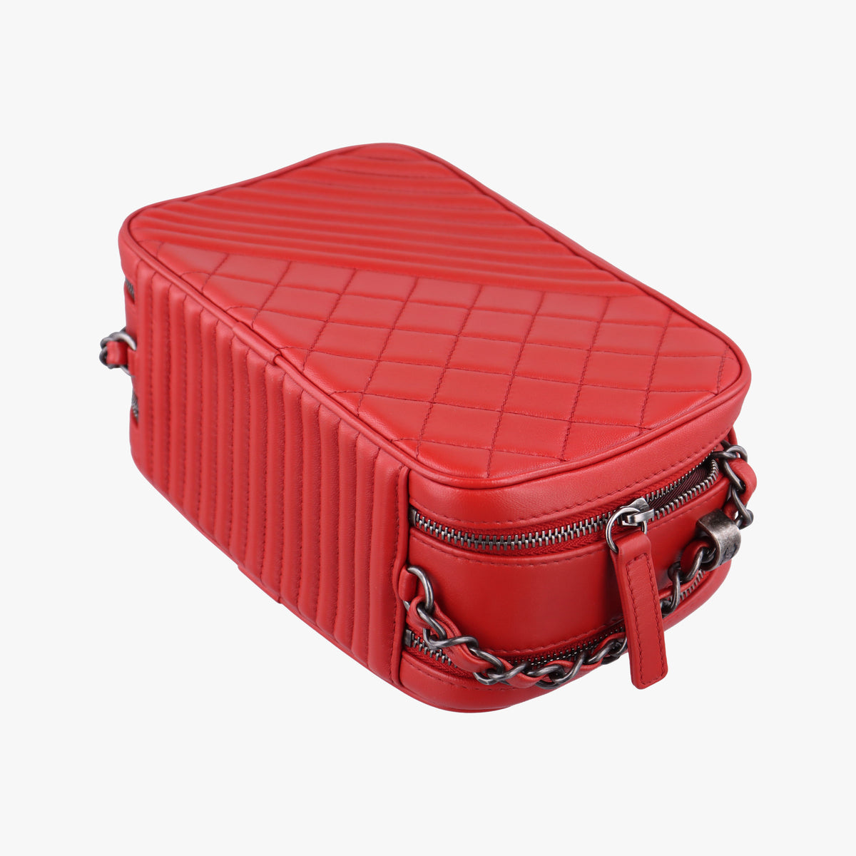 Secondhand Chanel Coco Boy Camera Case Red lambskin A92655 shoulderbag | stylenewstar
