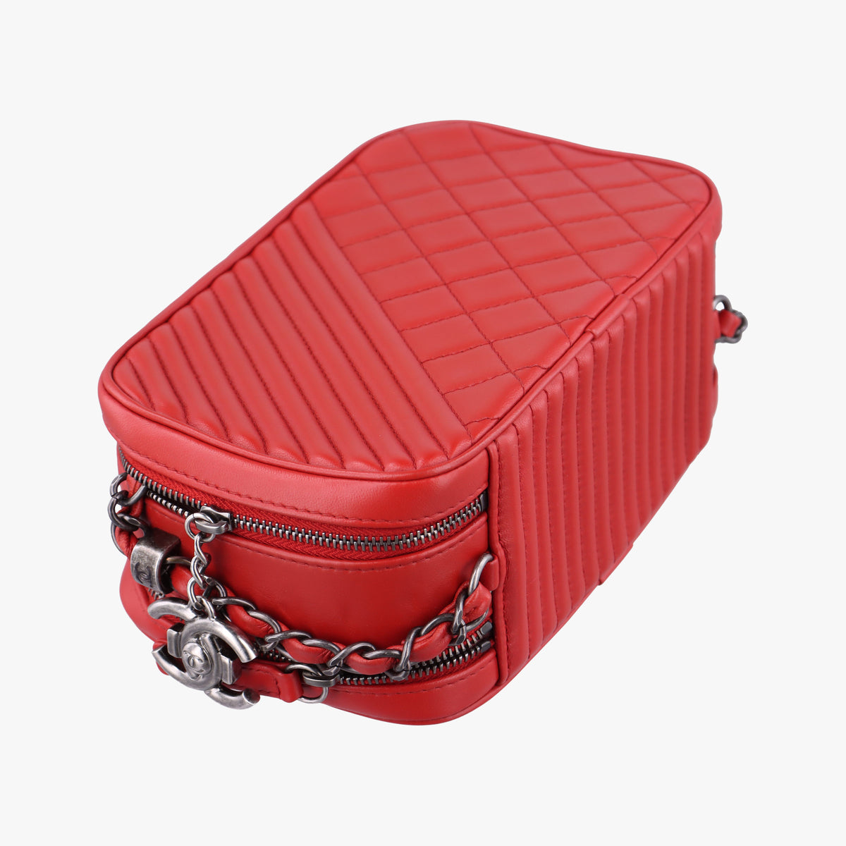 Secondhand Chanel Coco Boy Camera Case Red lambskin A92655 shoulderbag | stylenewstar