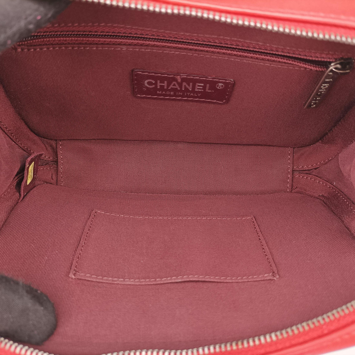 Secondhand Chanel Coco Boy Camera Case Red lambskin A92655 shoulderbag | stylenewstar