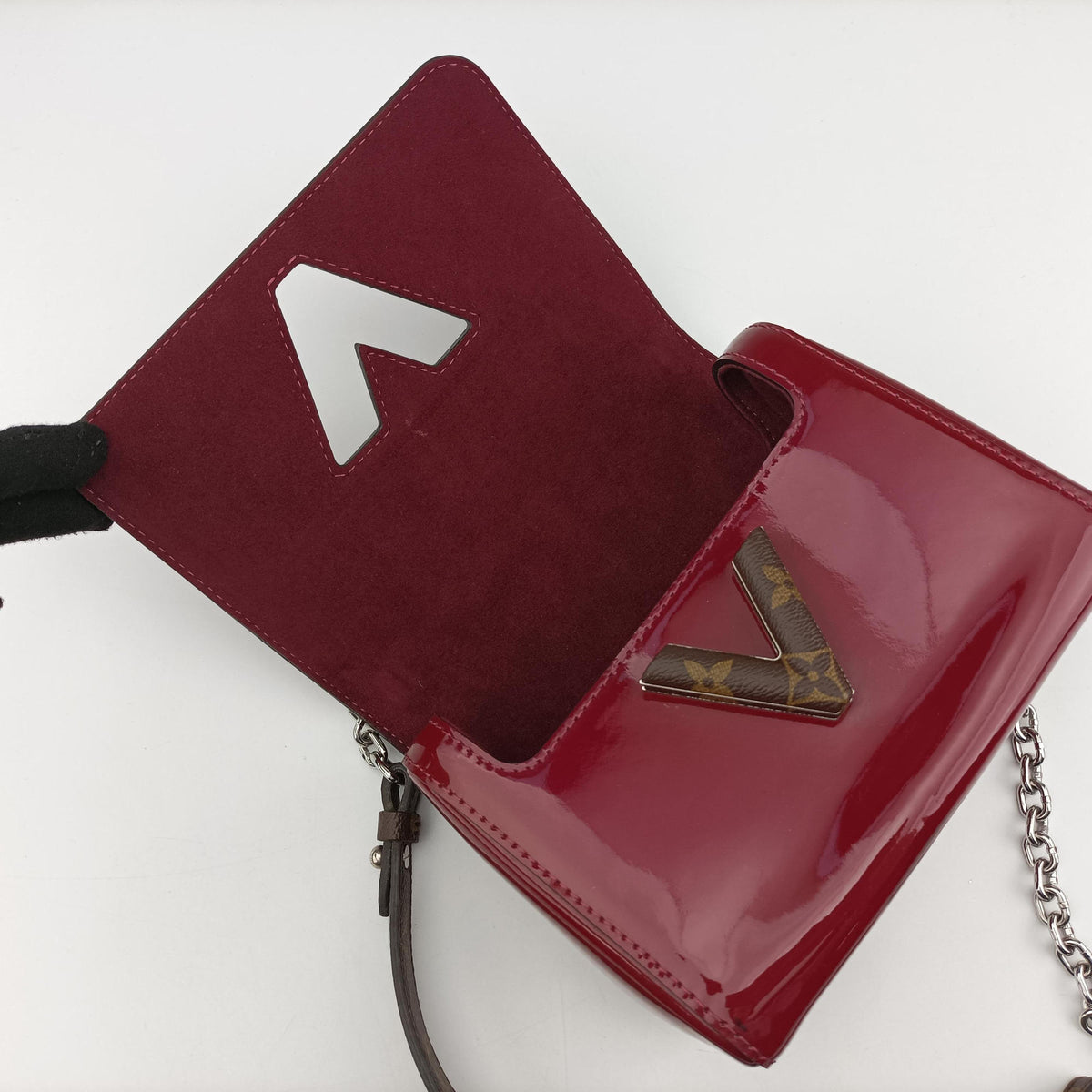 Pre-owned Louis Vuitton Twist PM Rouge Vernis M50319 shoulderbag | stylenewstar