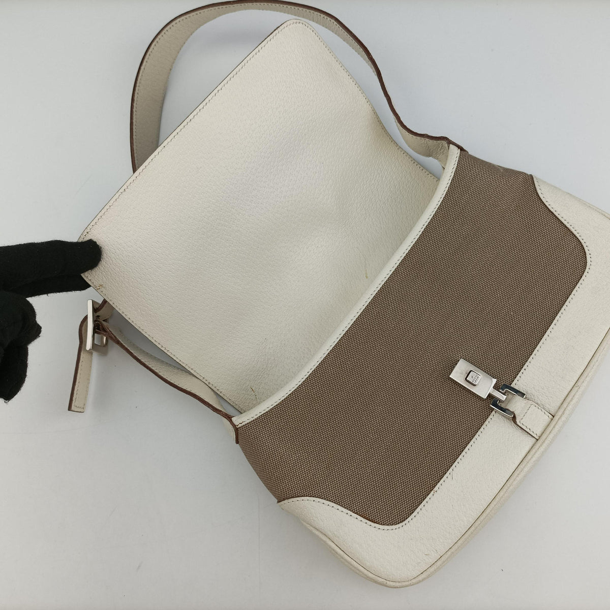 Secondhand Gucci Hobo White× Beige Canvas × Leather 001.38 shoulderbag | stylenewstar