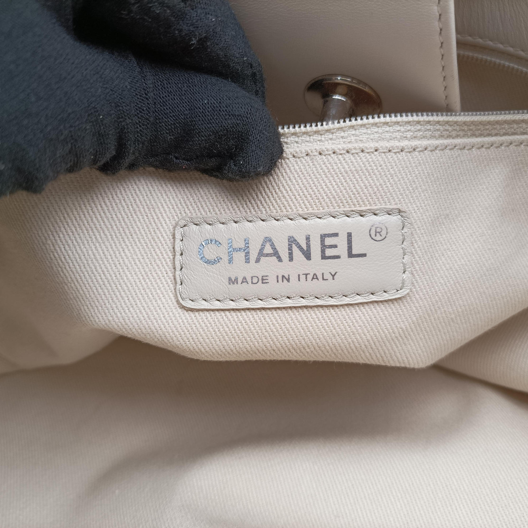 Pre-owned Chanel Up in the Air Perforated French Riviera  White lambskin A67654 shoulderbag | stylenewstar