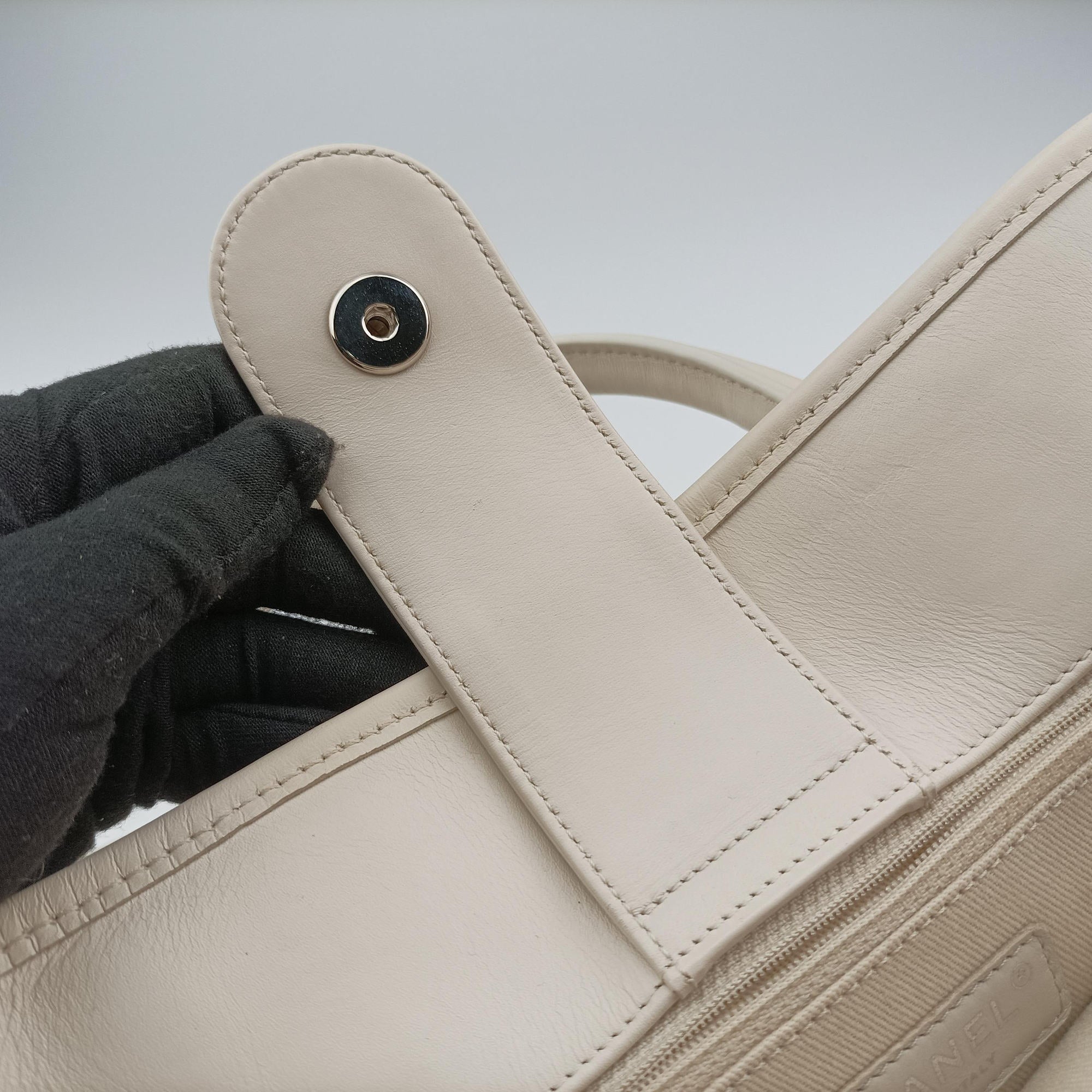 Pre-owned Chanel Up in the Air Perforated French Riviera  White lambskin A67654 shoulderbag | stylenewstar