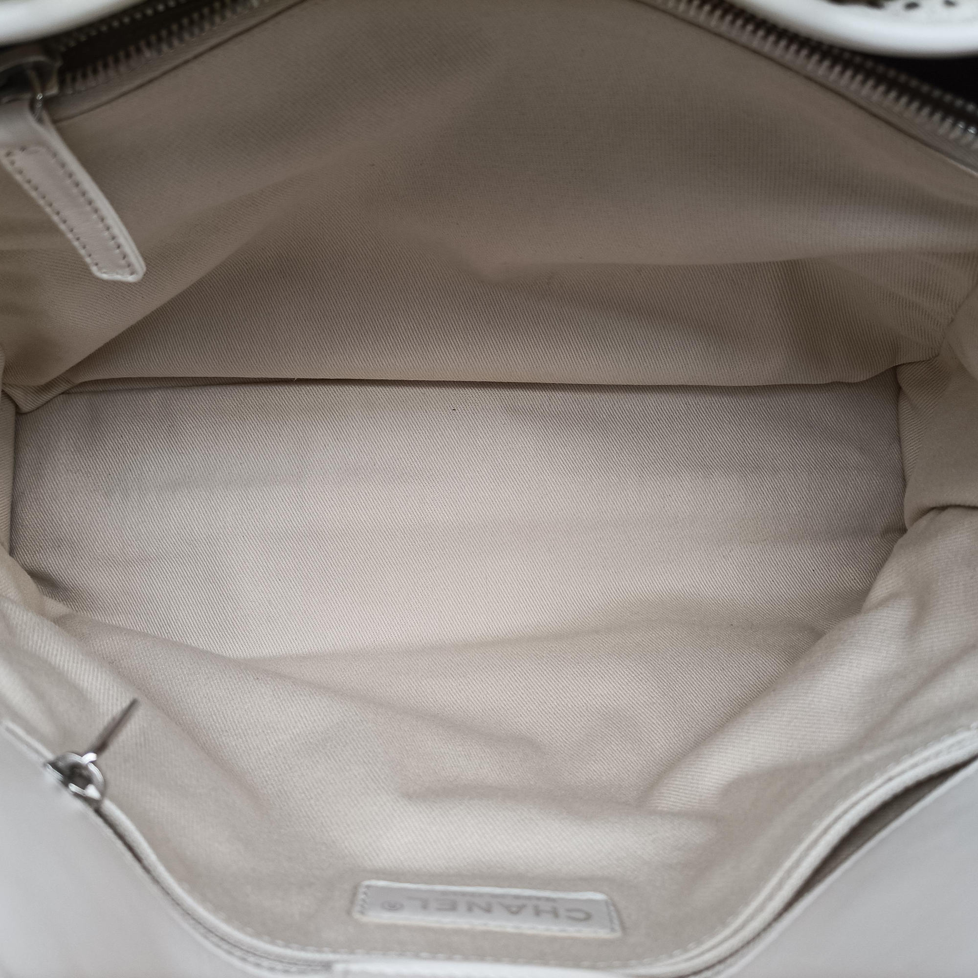 Pre-owned Chanel Up in the Air Perforated French Riviera  White lambskin A67654 shoulderbag | stylenewstar