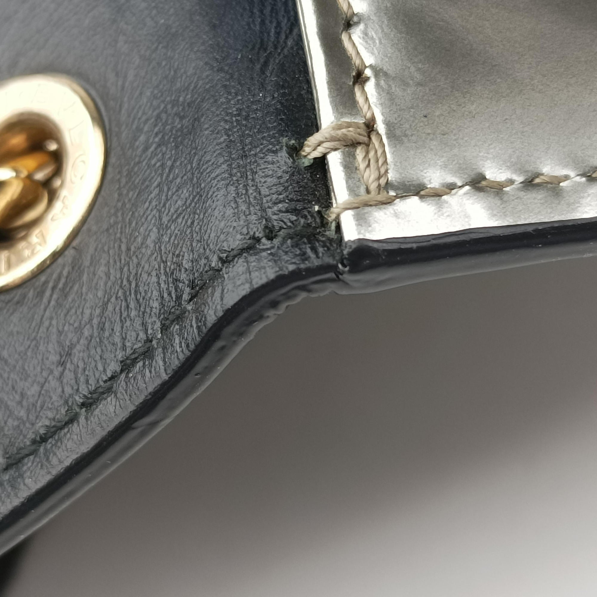Secondhand Bvlgari SERPENTI FOREVER Silver Patent Leather  shoulderbag | stylenewstar