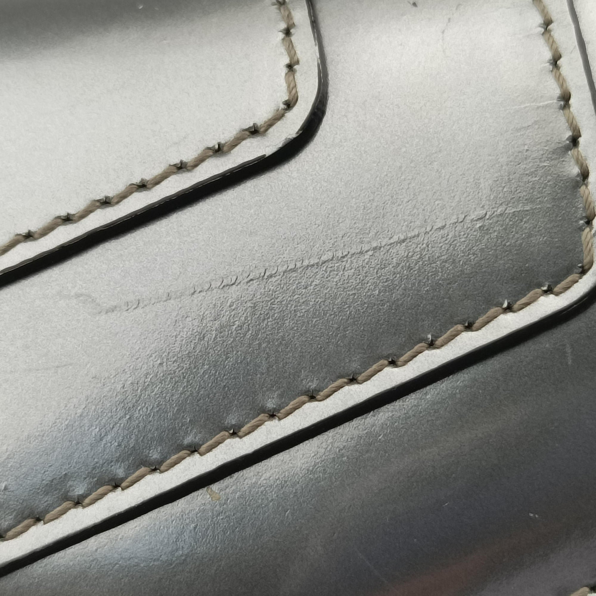 Secondhand Bvlgari SERPENTI FOREVER Silver Patent Leather  shoulderbag | stylenewstar