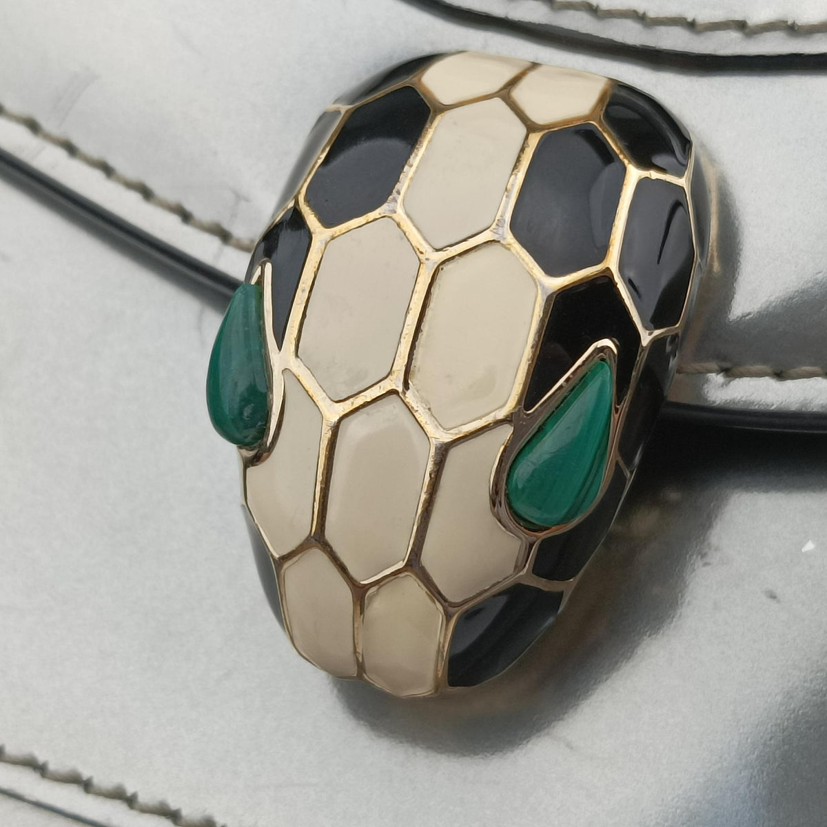 Secondhand Bvlgari SERPENTI FOREVER Silver Patent Leather  shoulderbag | stylenewstar