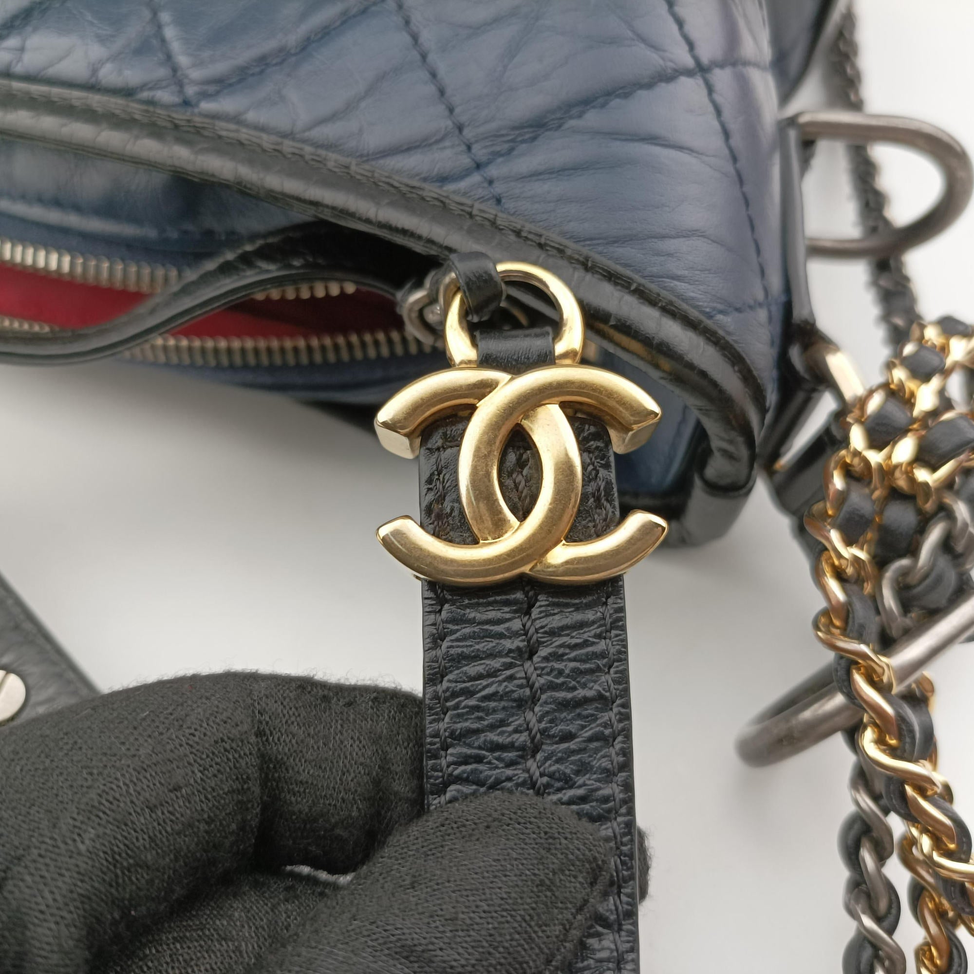 Pre-owned Chanel GABRIELLE Black×navy Leather A93824 shoulderbag | stylenewstar