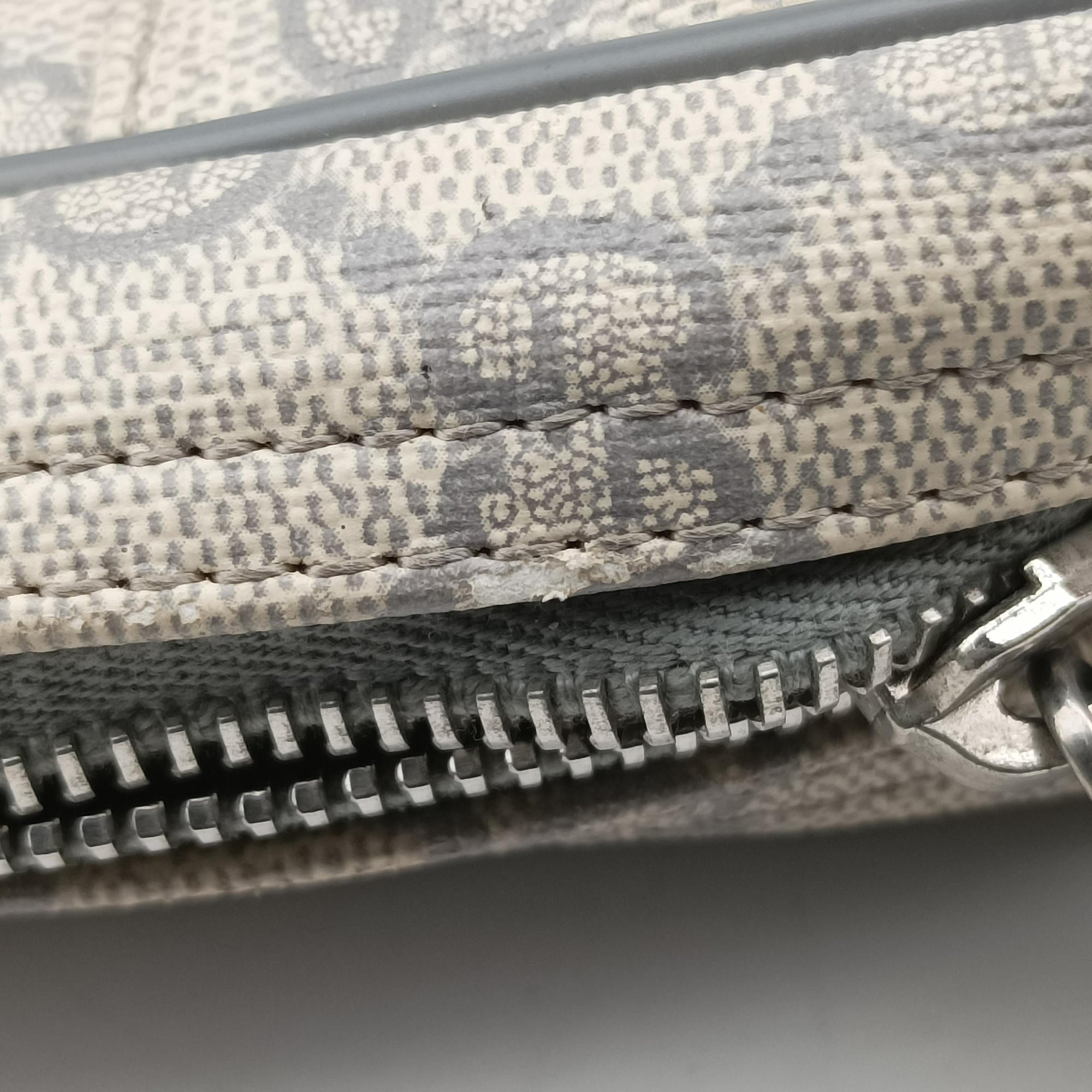 Pre-owned Gucci GG Supreme Beige×Gary PVC coated canvas×Leather 322287 handbag | stylenewstar