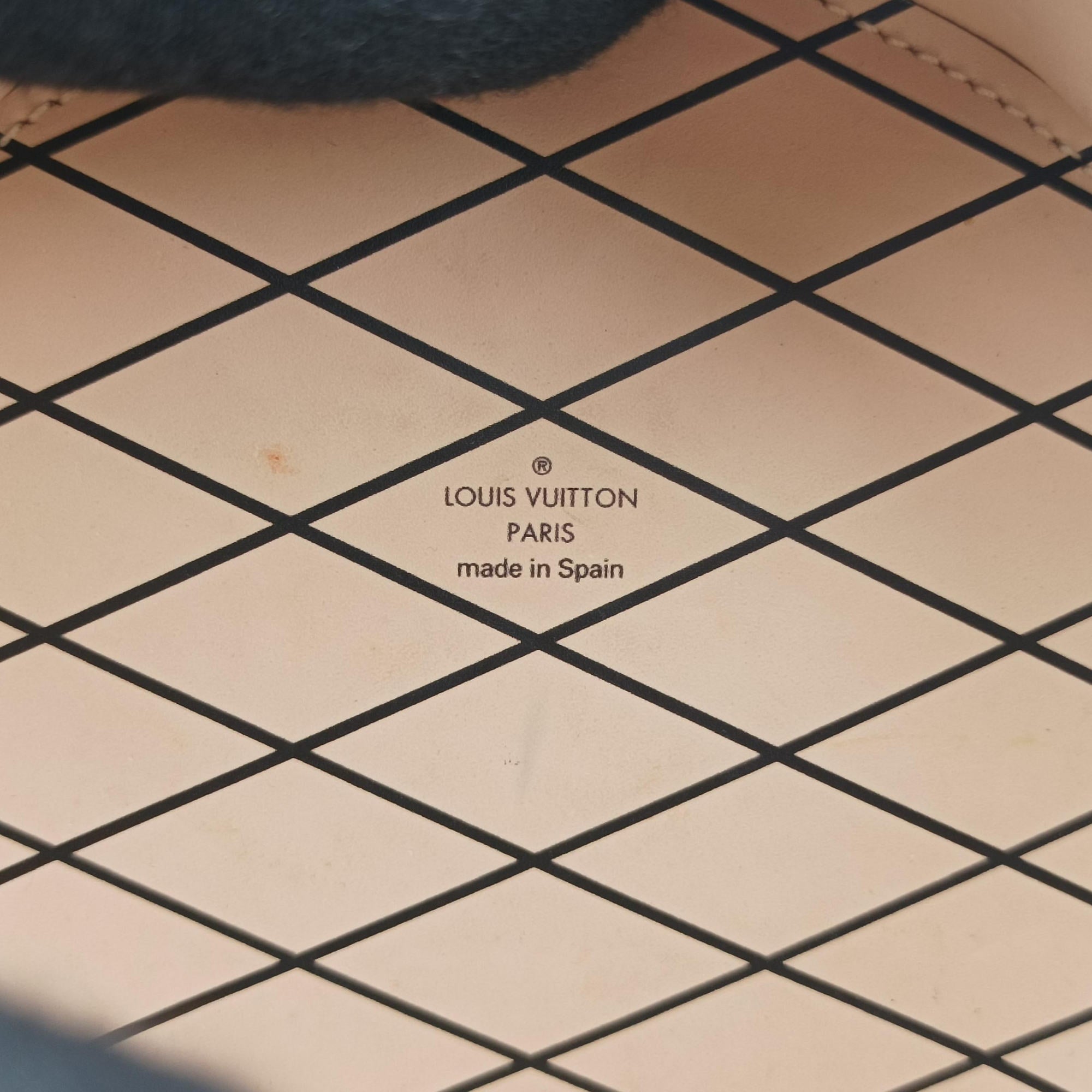 Secondhand Louis Vuitton BOITE CHAPEAU Brown Monogram Canvas M44699 shoulderbag | stylenewstar