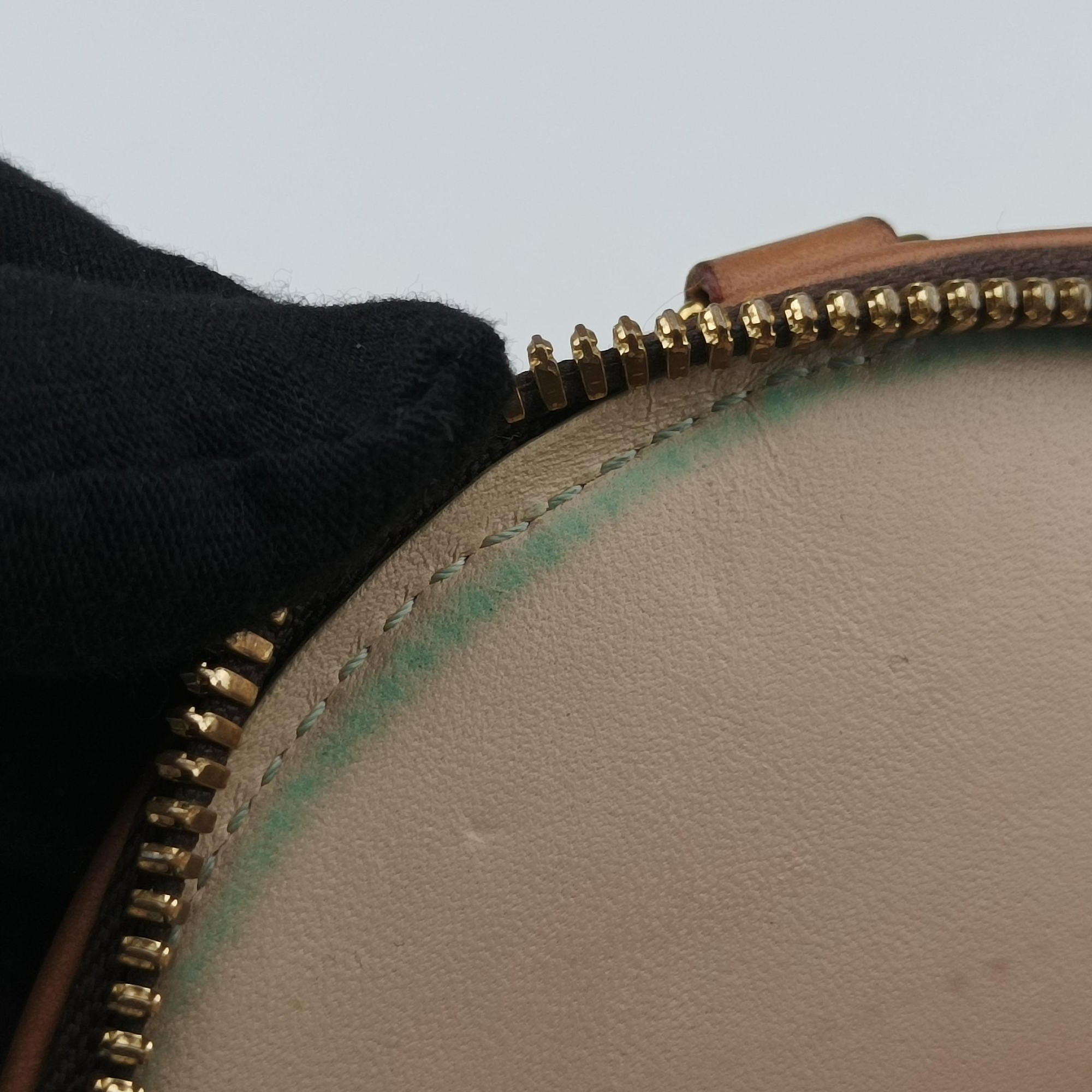 Secondhand Louis Vuitton BOITE CHAPEAU Brown Monogram Canvas M44699 shoulderbag | stylenewstar