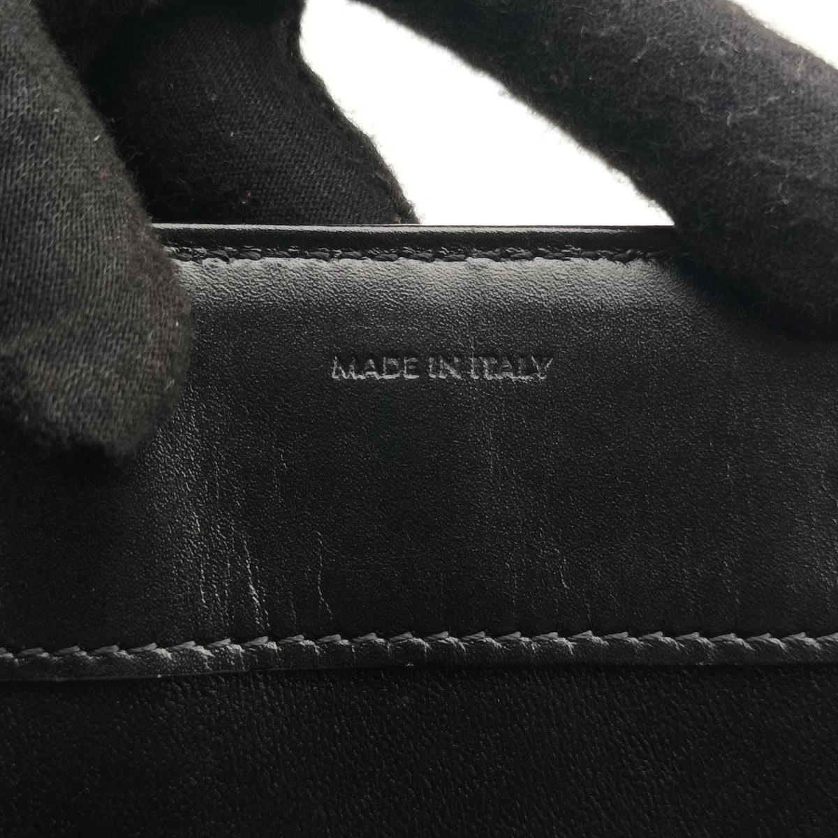 Pre-owned Celine 16 Bag Black Calfskin  shoulderbag | stylenewstar