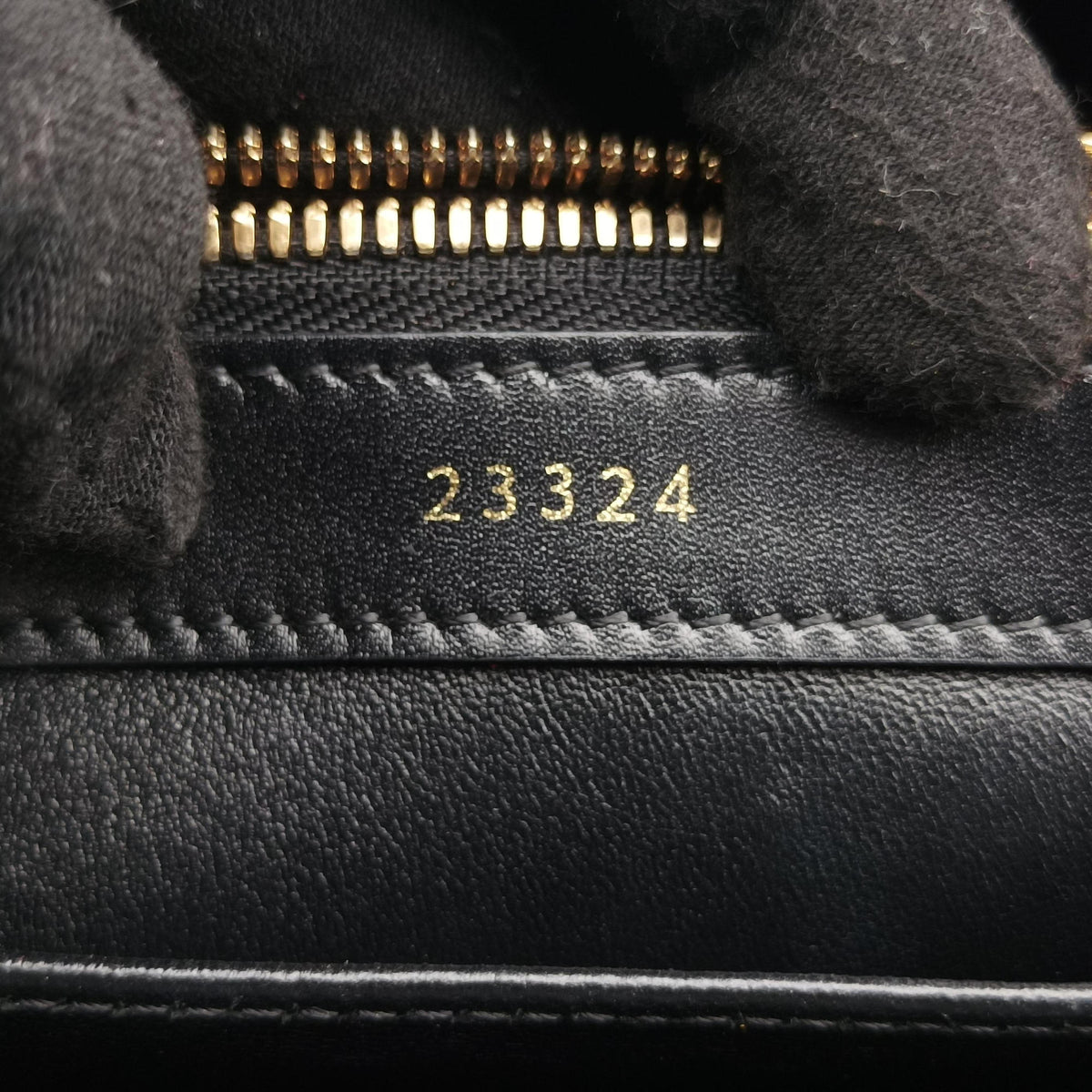 Pre-owned Celine 16 Bag Black Calfskin  shoulderbag | stylenewstar