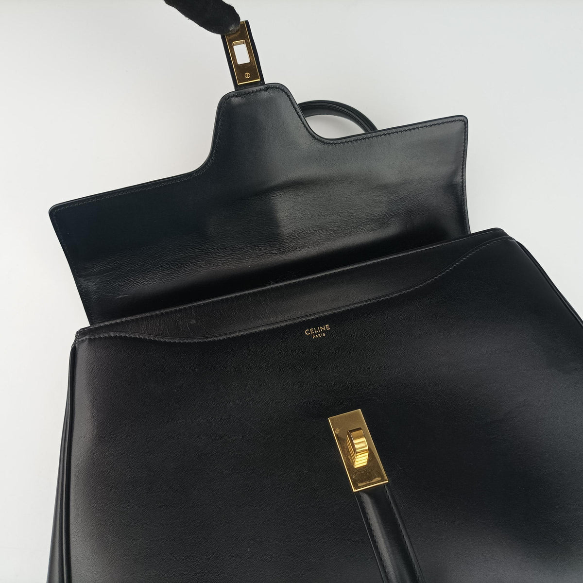 Pre-owned Celine 16 Bag Black Calfskin  shoulderbag | stylenewstar