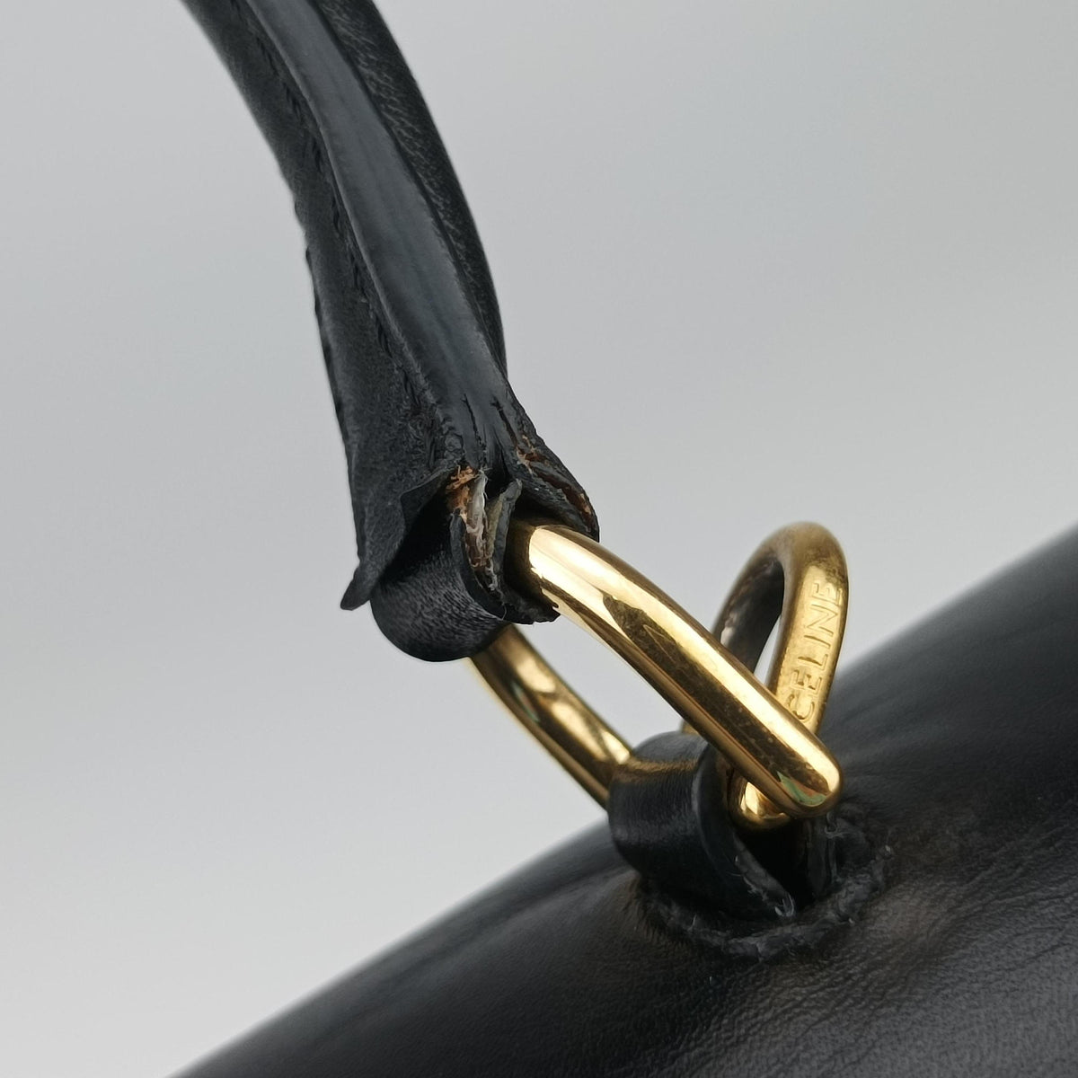 Pre-owned Celine 16 Bag Black Calfskin  shoulderbag | stylenewstar