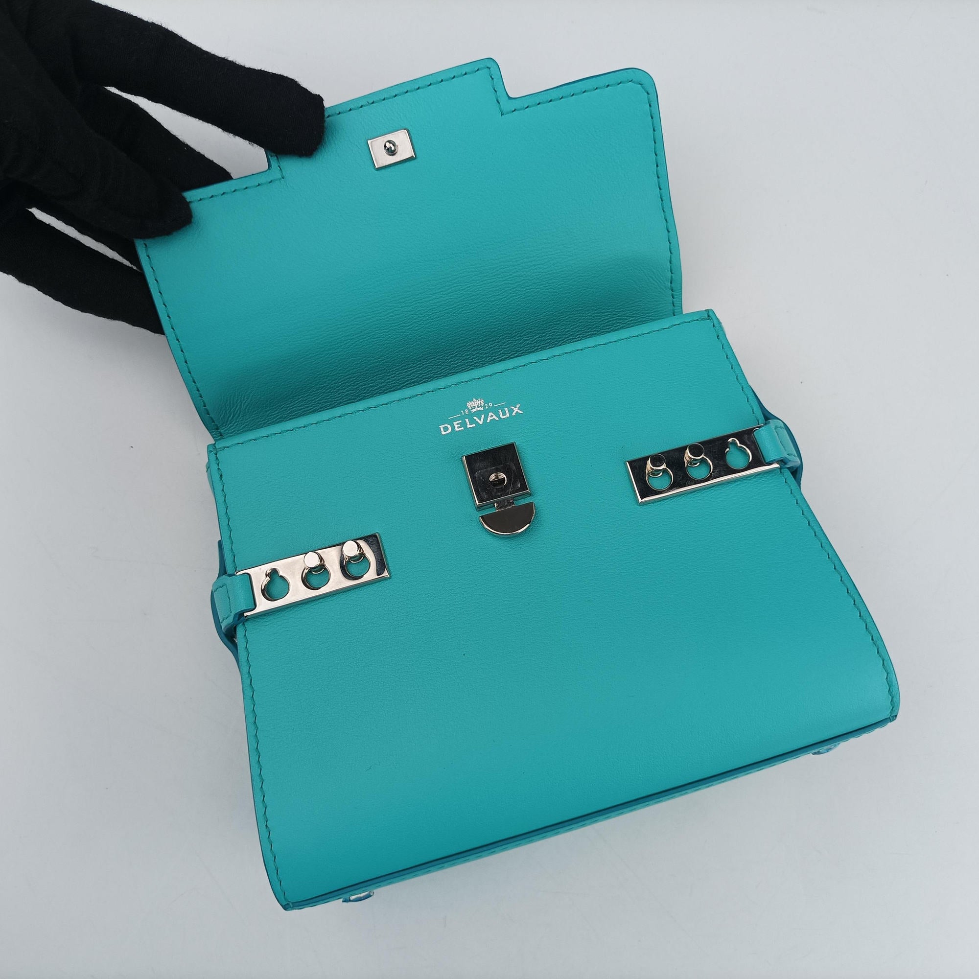 Pre-owned Delvaux Tan pete Blue Leather  shoulderbag | stylenewstar
