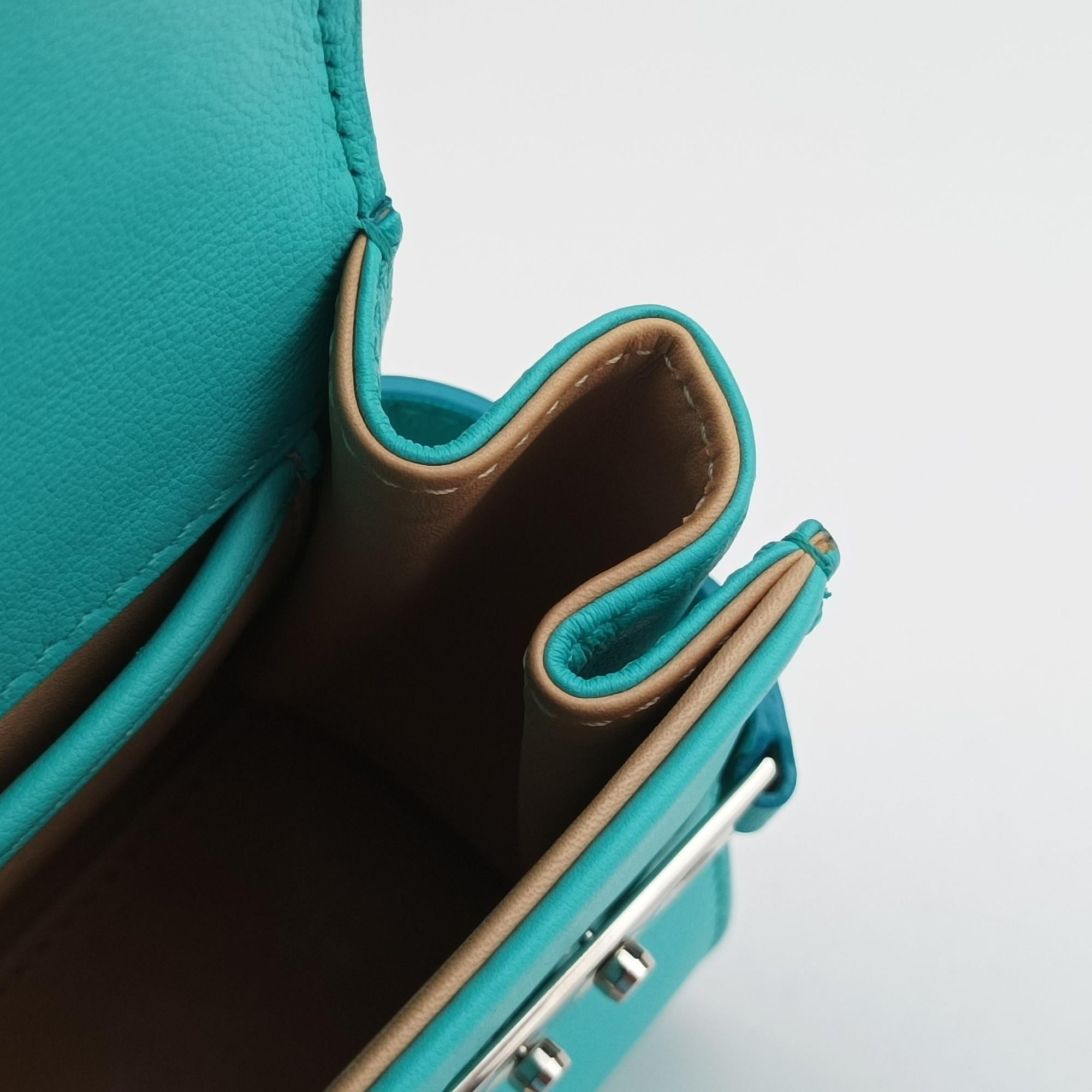 Pre-owned Delvaux Tan pete Blue Leather  shoulderbag | stylenewstar