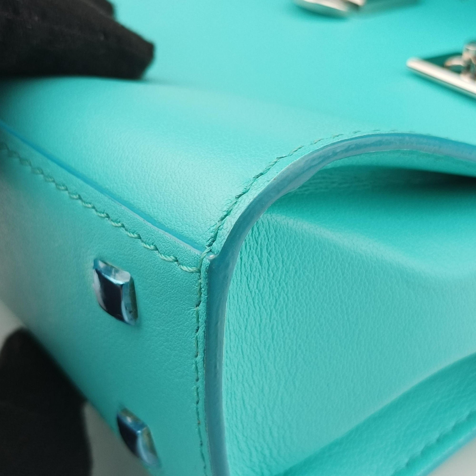 Pre-owned Delvaux Tan pete Blue Leather  shoulderbag | stylenewstar