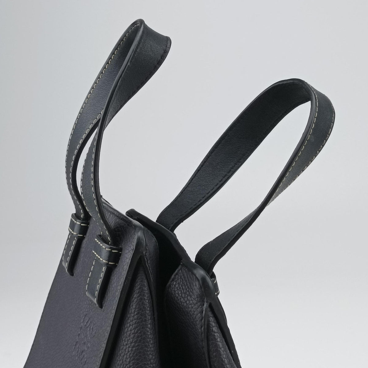 Pre-owned Loewe hammock Black leather  shoulderbag | stylenewstar