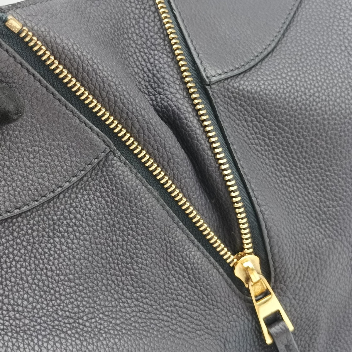Pre-owned Loewe hammock Black leather  shoulderbag | stylenewstar