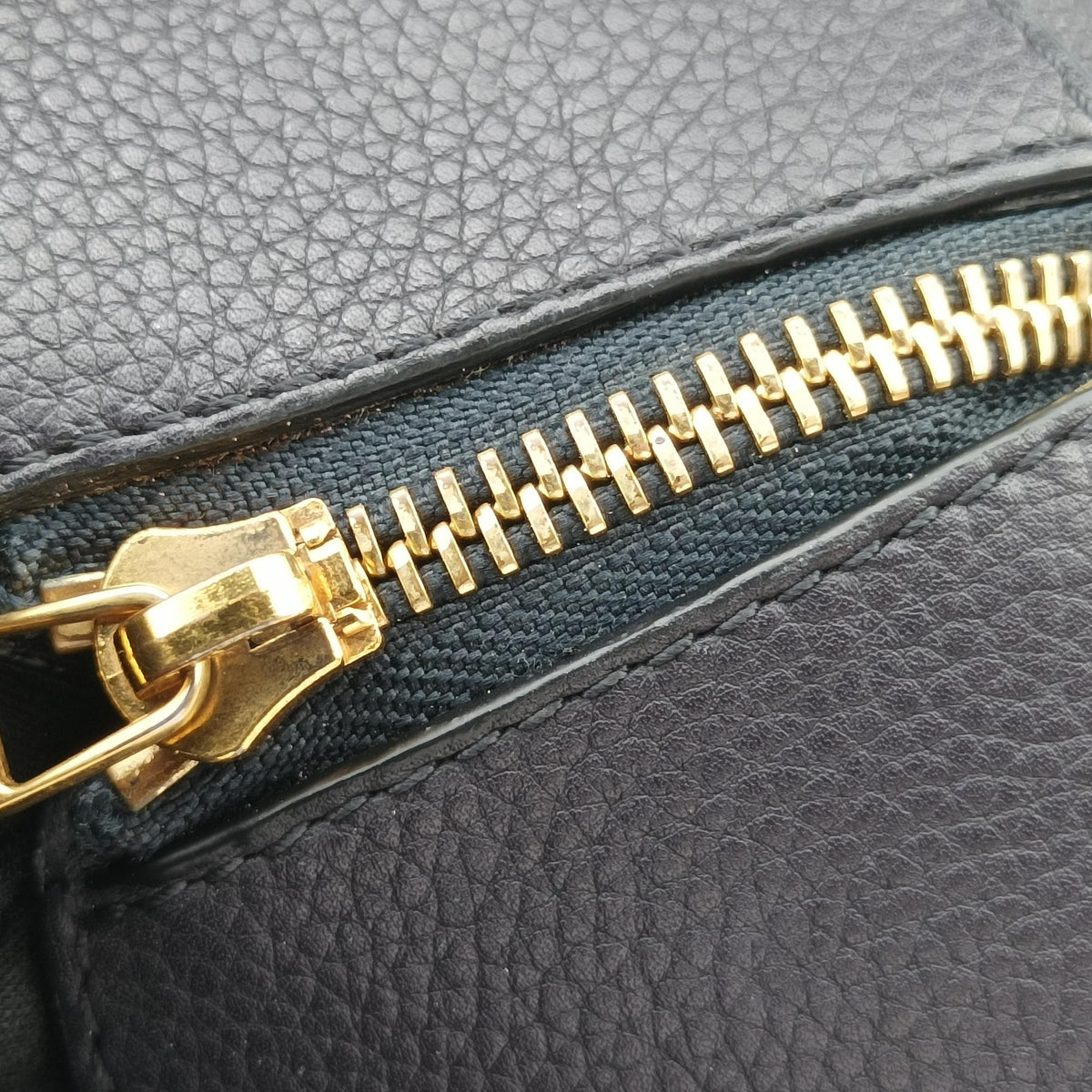 Pre-owned Loewe hammock Black leather  shoulderbag | stylenewstar