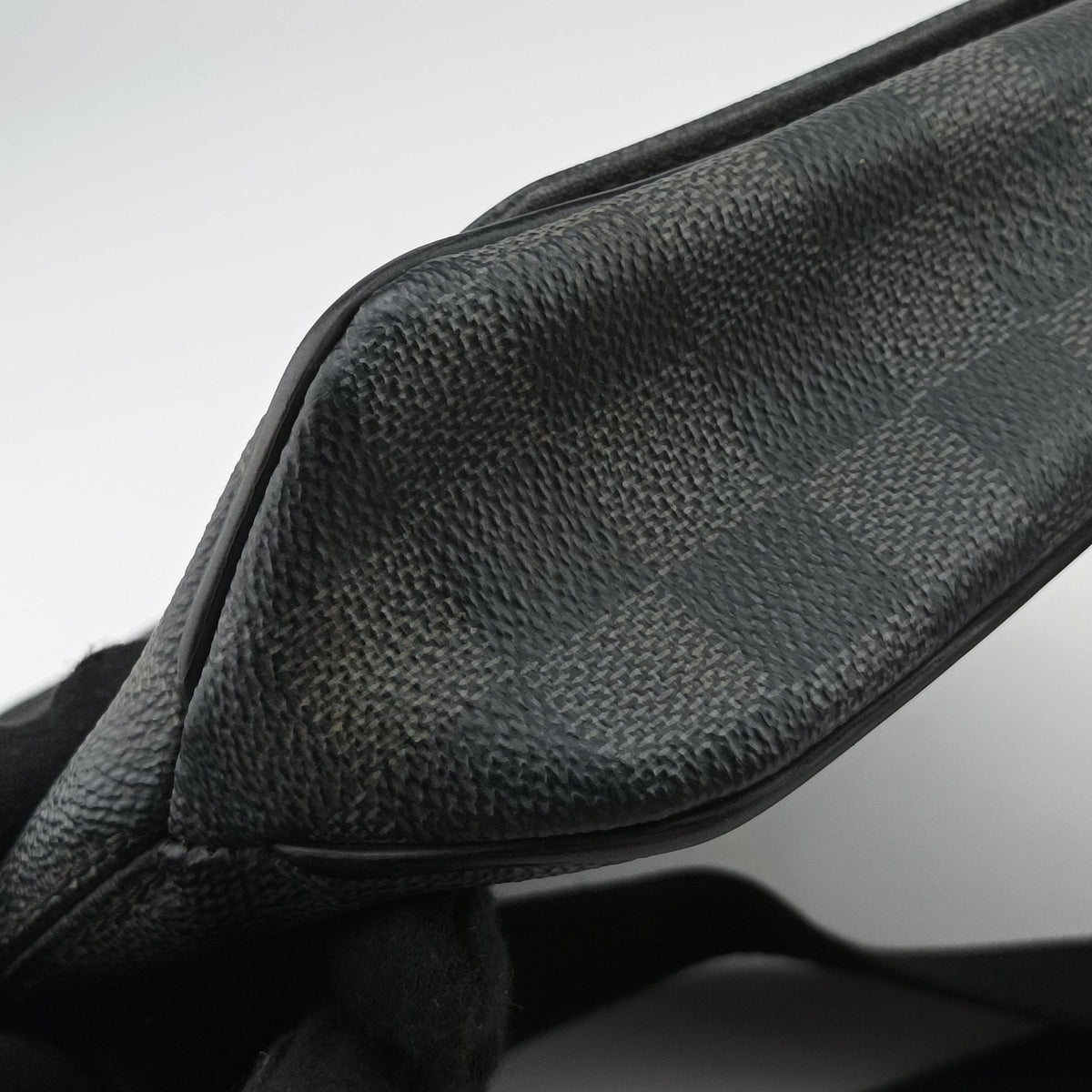 Pre-owned Louis Vuitton District PM Noir Damier GRAPHITE N41260 shoulderbag | stylenewstar