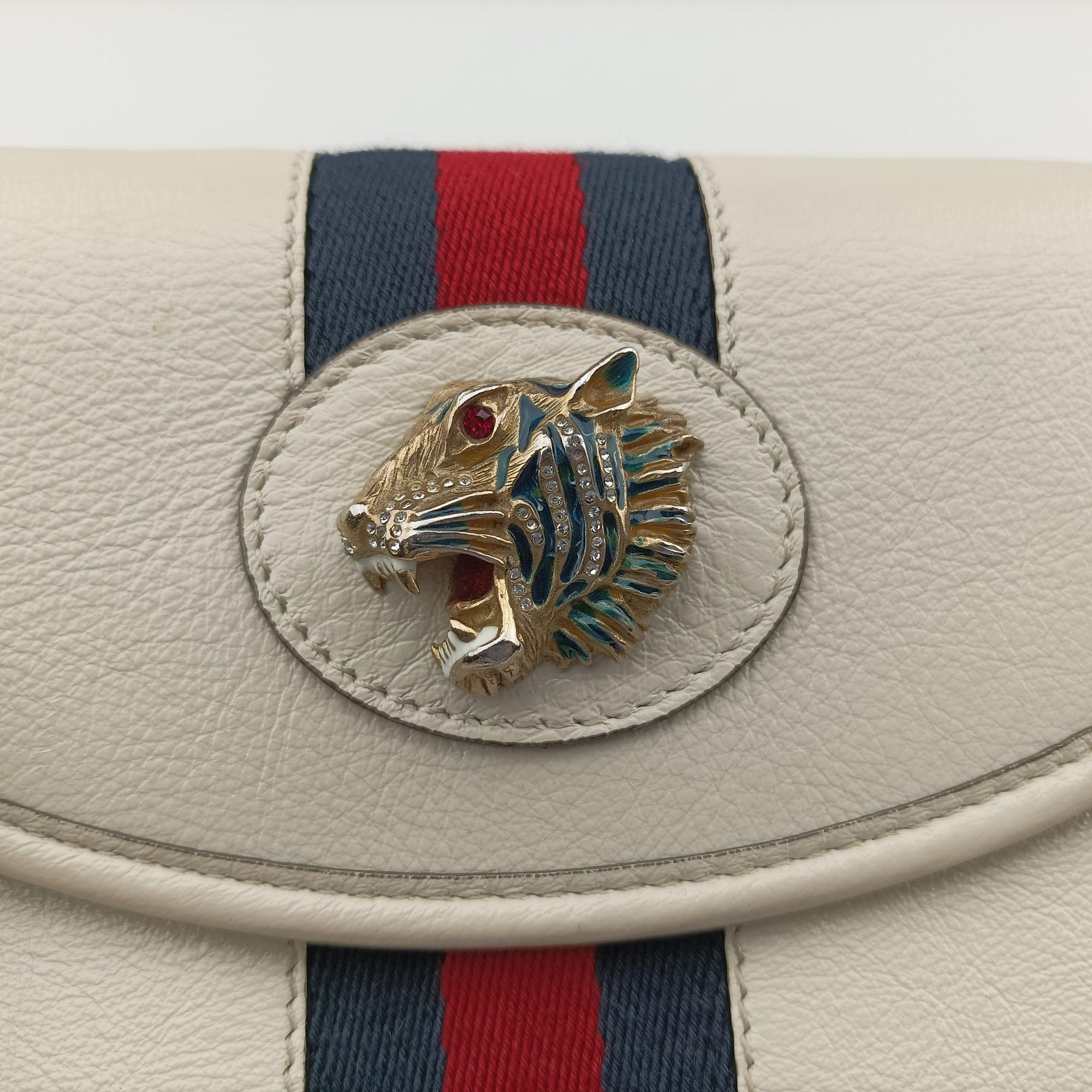 Vintage Gucci Rajah White Leather 573797 shoulderbag | stylenewstar