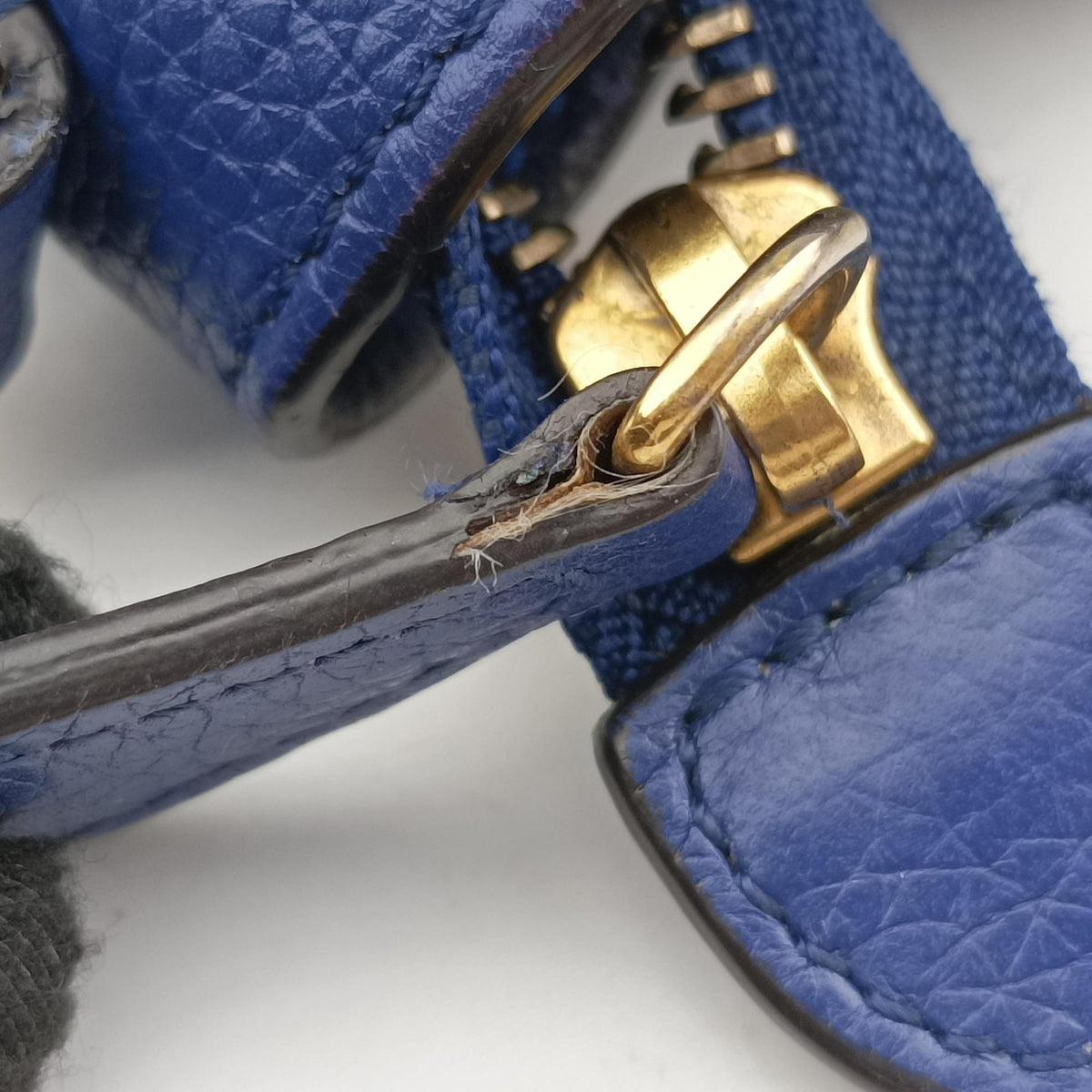 Secondhand Celine luggage nano shopper Blue leather  shoulderbag | stylenewstar