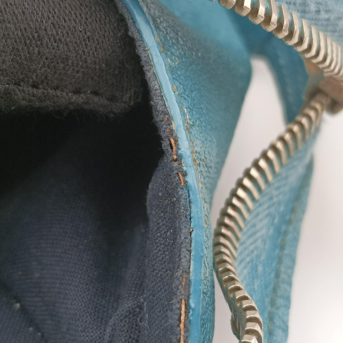 Pre-owned Yves Saint Laurent Y LIGNE Petit Cabas Blue Leather 275091 handbag | stylenewstar