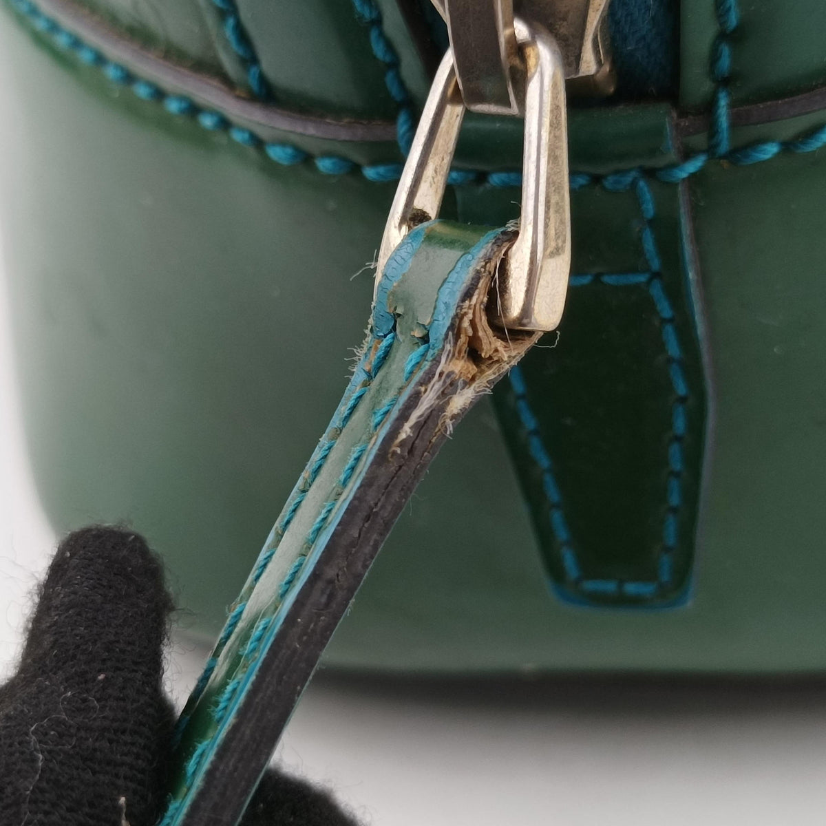 Pre-owned Gucci Microguccissima Green Patent Leather 309617 shoulderbag | stylenewstar