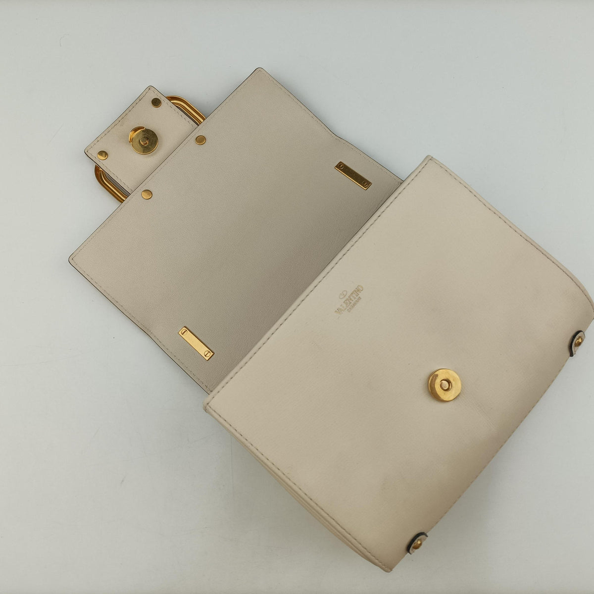Pre-owned Valentino VLogo White Leather  shoulderbag | stylenewstar
