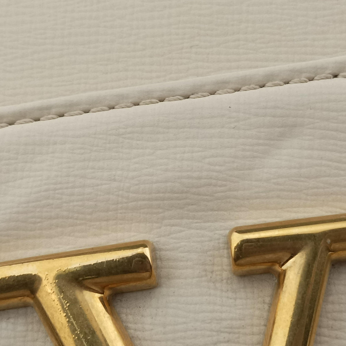 Pre-owned Valentino VLogo White Leather  shoulderbag | stylenewstar