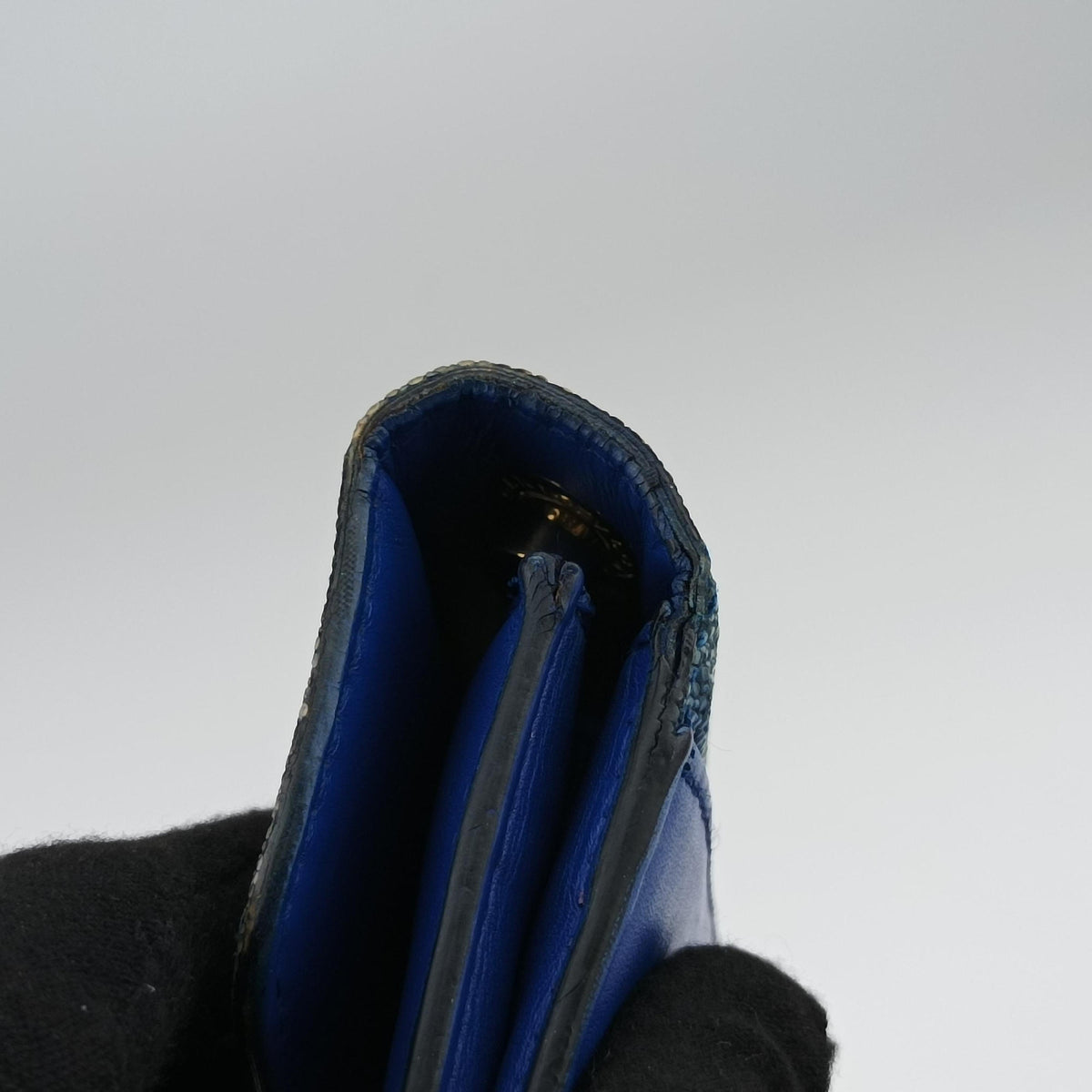 Pre-owned Bvlgari Serpenti Blue Galuchat Skin×Leather  shoulderbag | stylenewstar