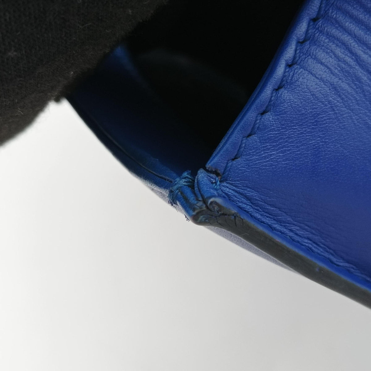 Pre-owned Bvlgari Serpenti Blue Galuchat Skin×Leather  shoulderbag | stylenewstar