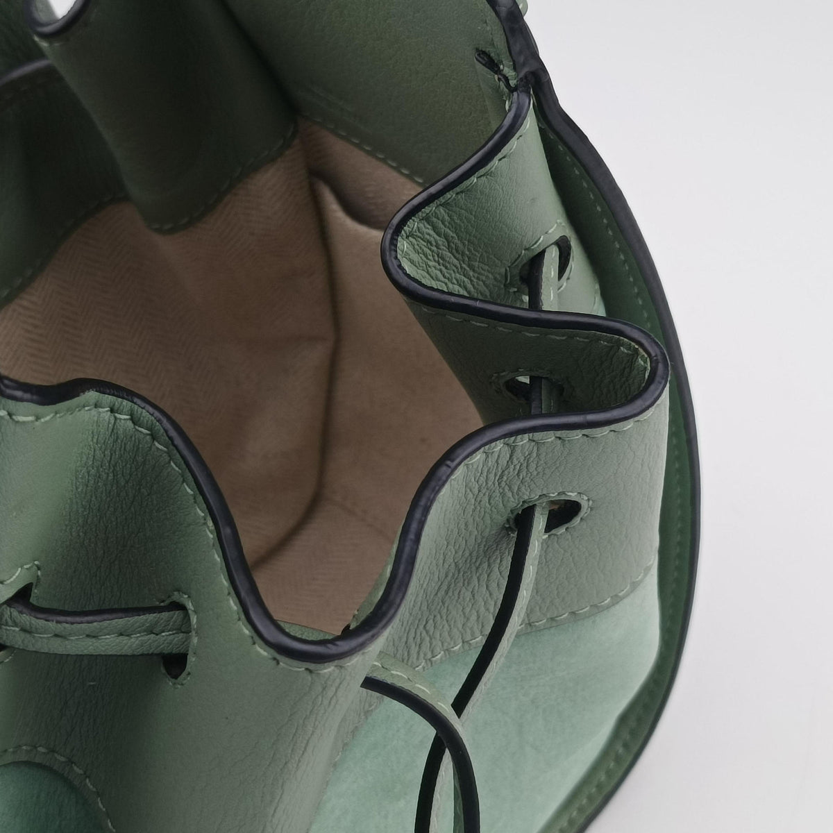 Vintage Loewe hammock Green Leather  shoulderbag | stylenewstar