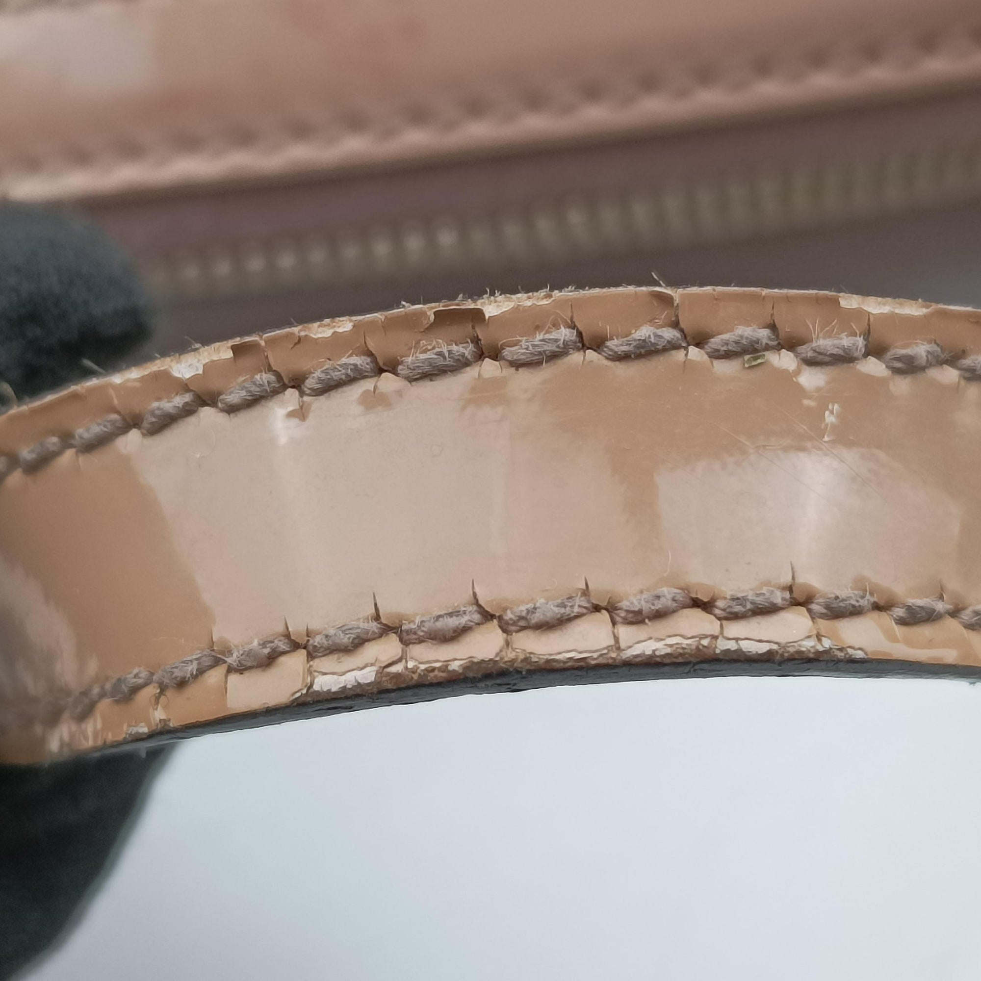 Pre-owned Gucci Microguccissima Beige Patent Leather 309617 shoulderbag | stylenewstar