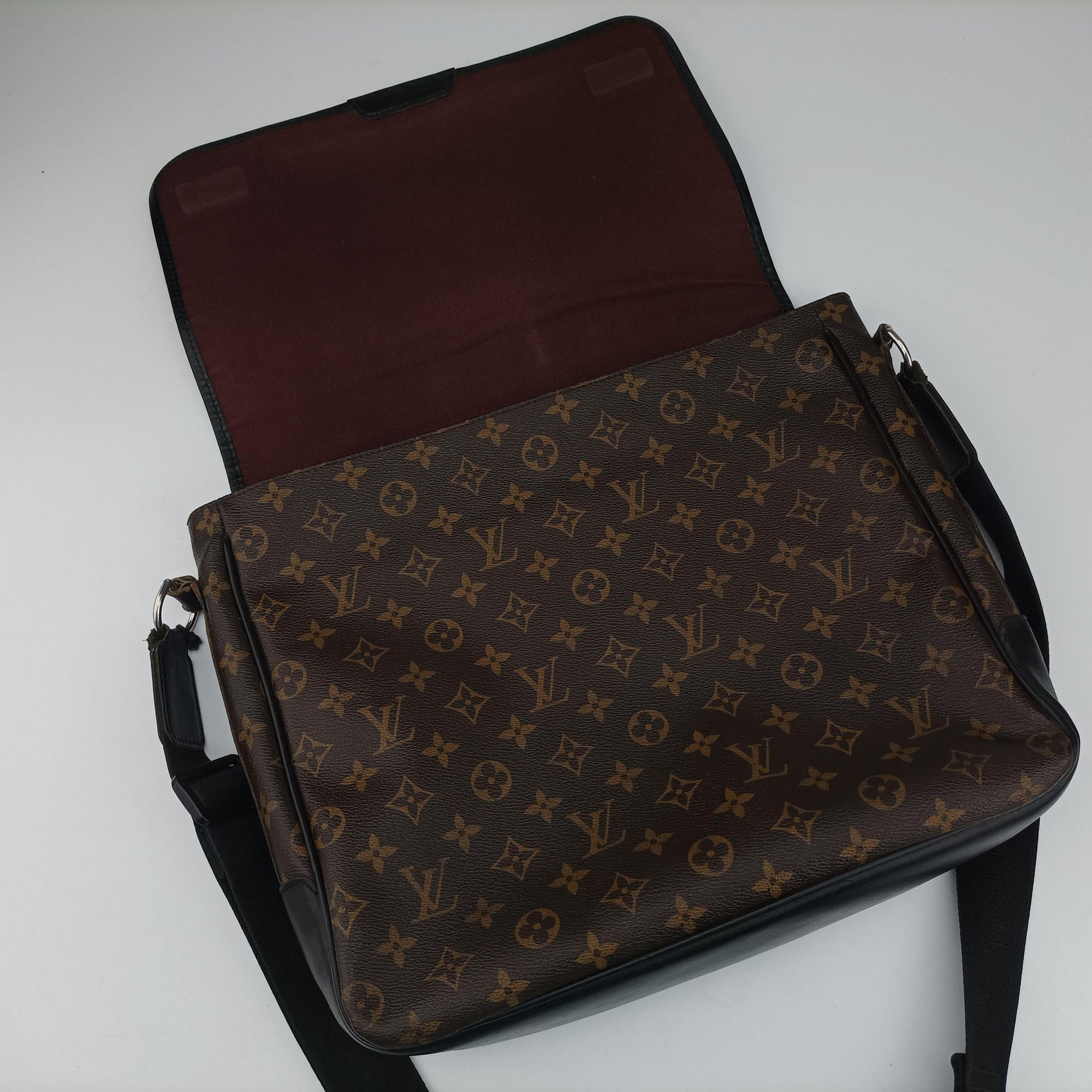 Pre-owned Louis Vuitton BASS GM brown Monogram Macassar M40386 shoulderbag | stylenewstar