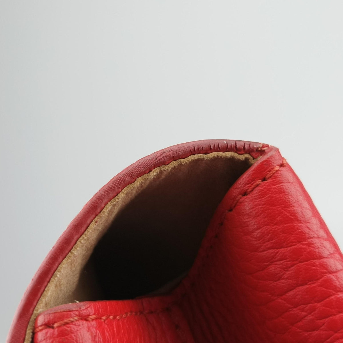 Pre-owned Louis Vuitton VOLTA Parnassus Ruby Taurillon leather M50543 shoulderbag | stylenewstar