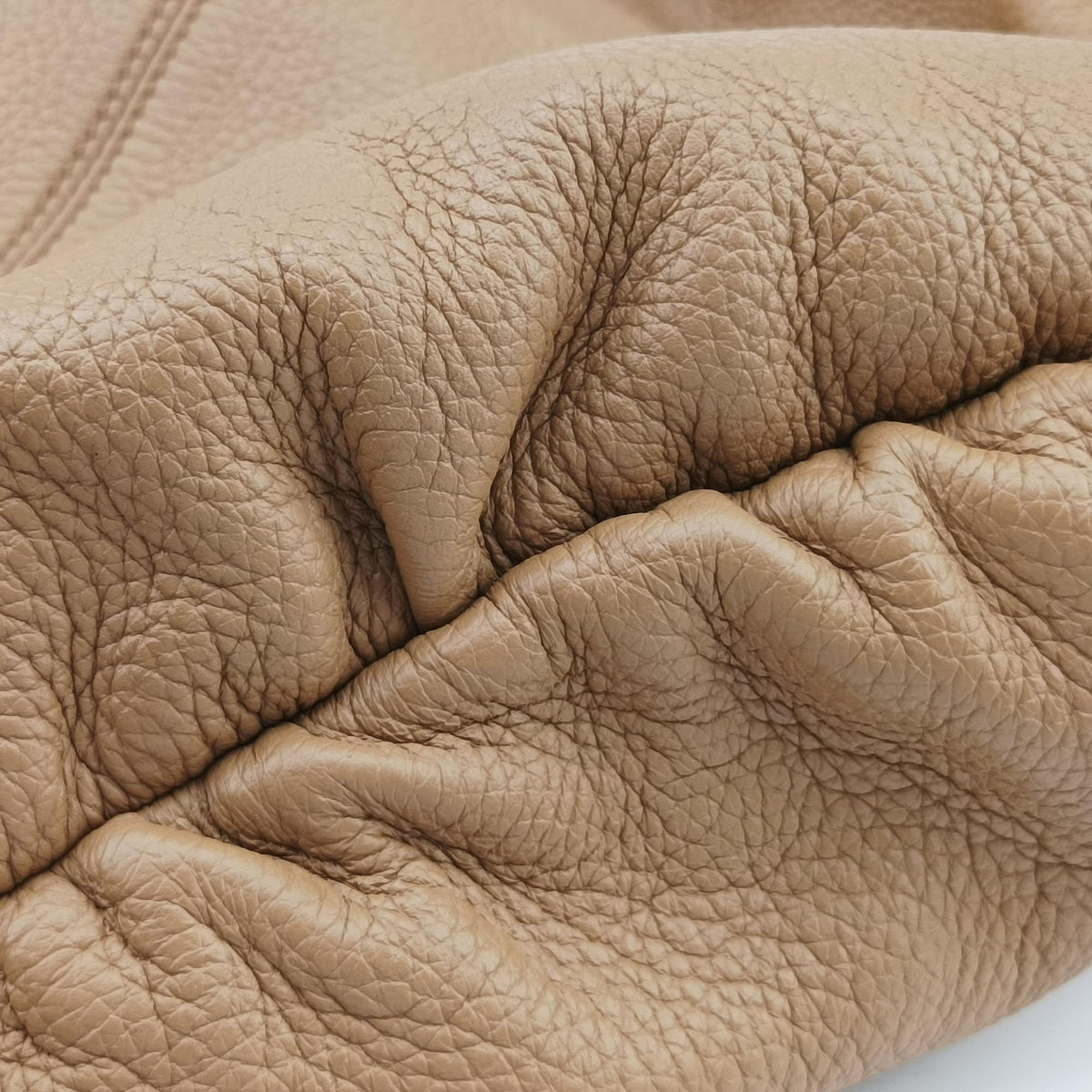 Pre-owned Gucci Jungle hobo Beige leather 232929 shoulderbag | stylenewstar