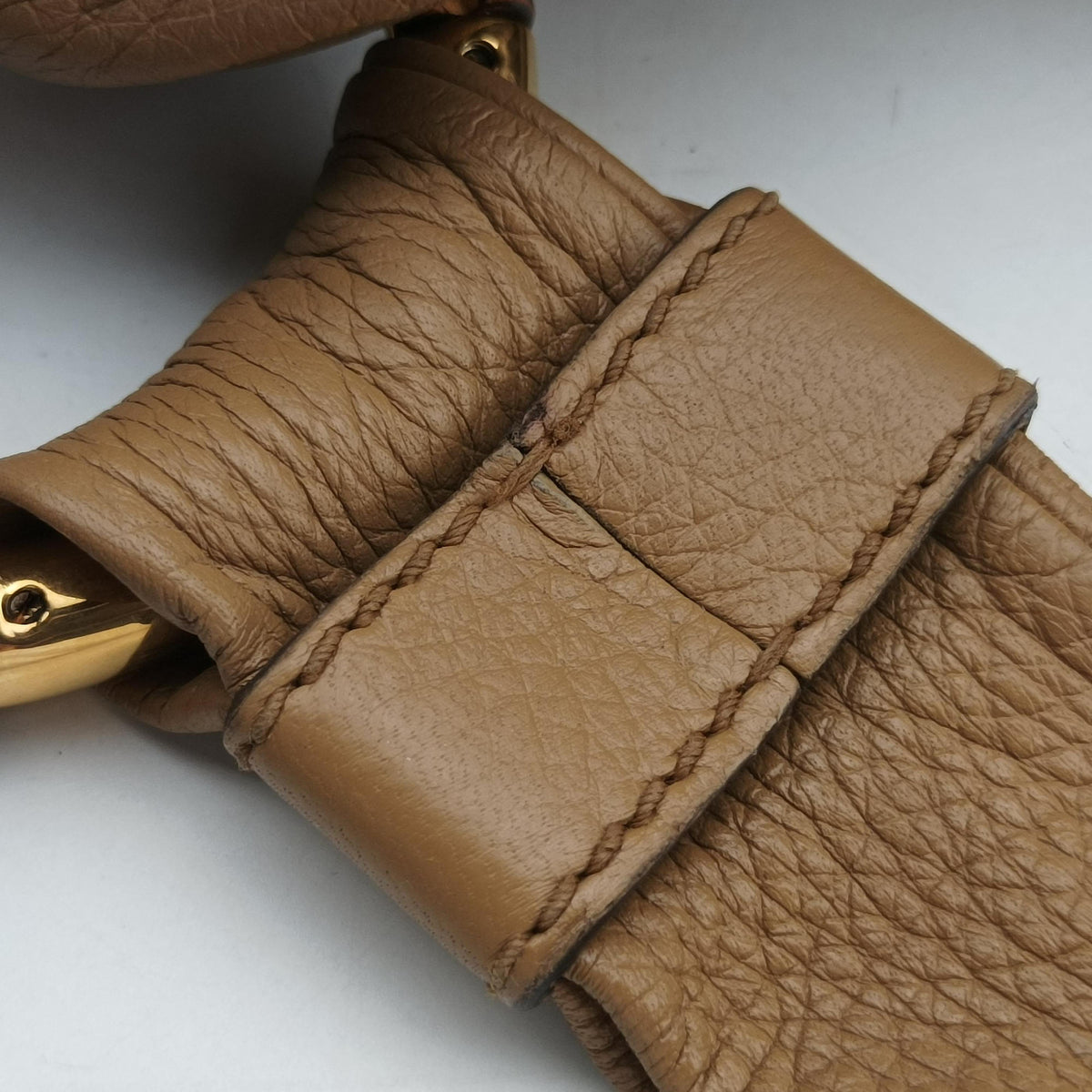 Pre-owned Gucci Jungle hobo Beige leather 232929 shoulderbag | stylenewstar