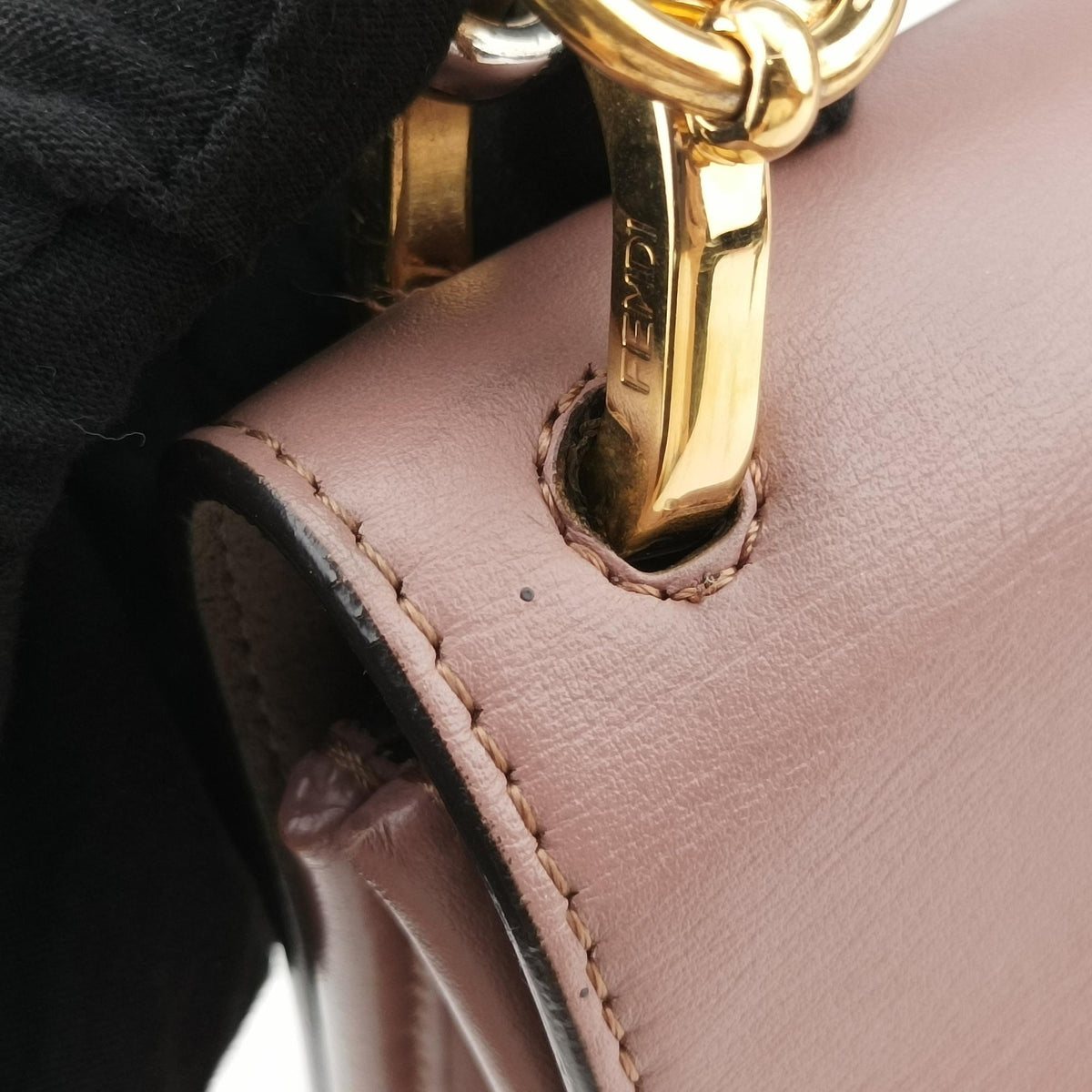 Secondhand Fendi Kan I F Pink Leather 8BT284 shoulderbag | stylenewstar