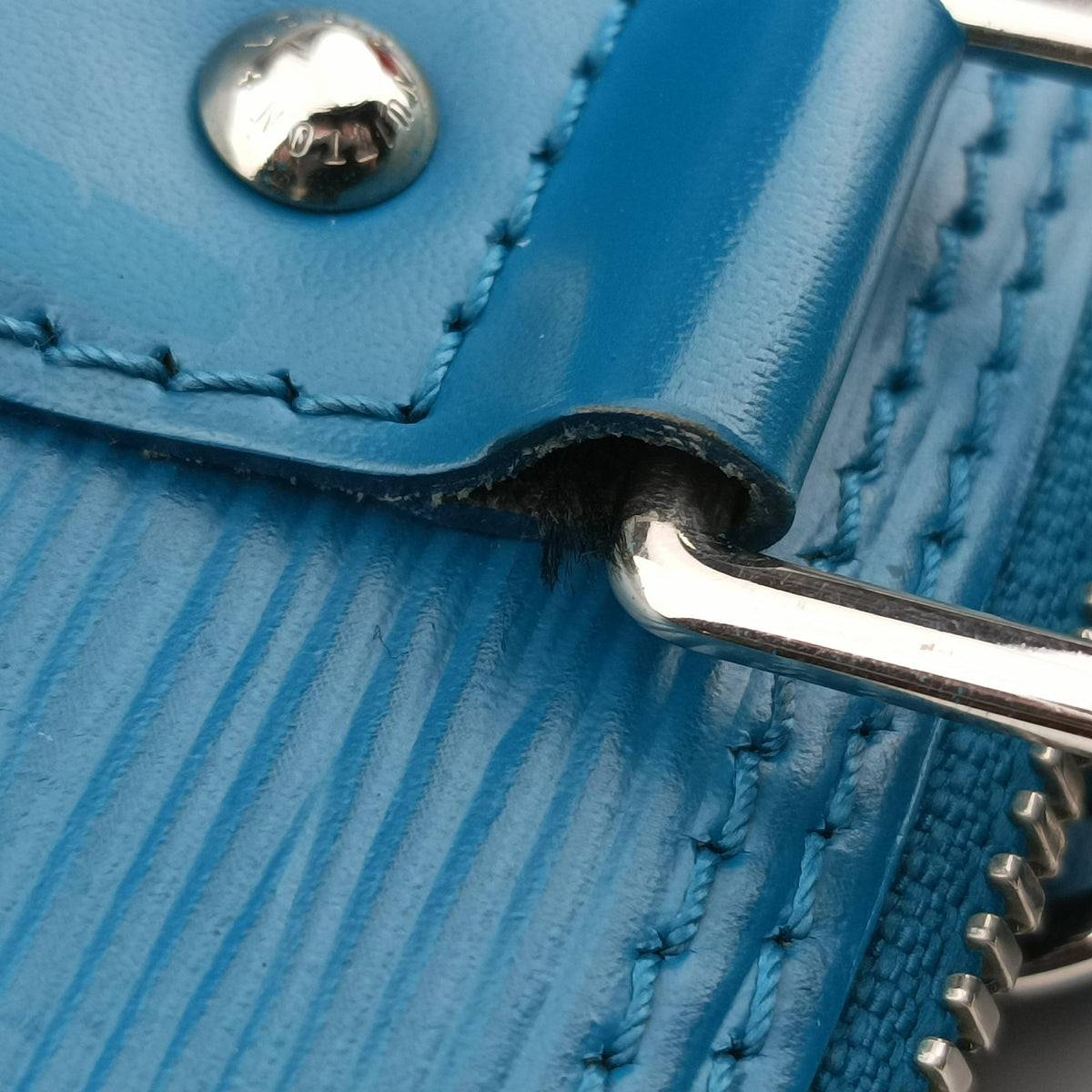 Vintage Louis Vuitton Alma PM CYAN Epi M40624 handbag | stylenewstar