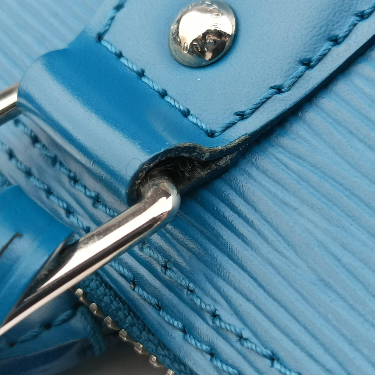 Vintage Louis Vuitton Alma PM CYAN Epi M40624 handbag | stylenewstar